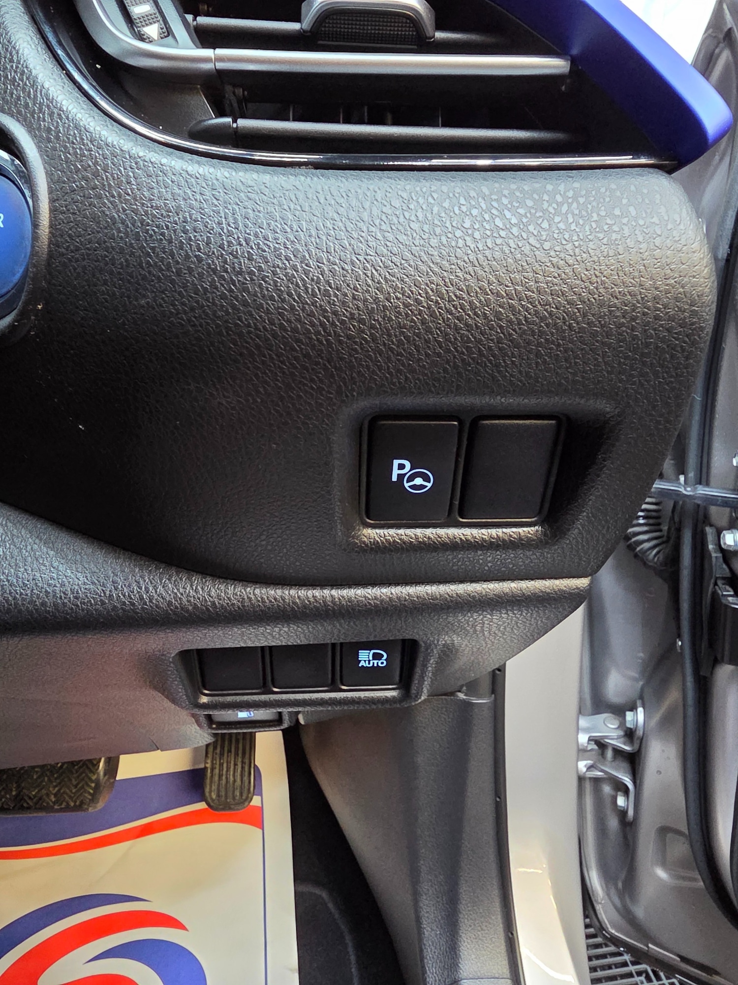 Used Toyota C-HR 2017 for sale - 77890534: Photo 29