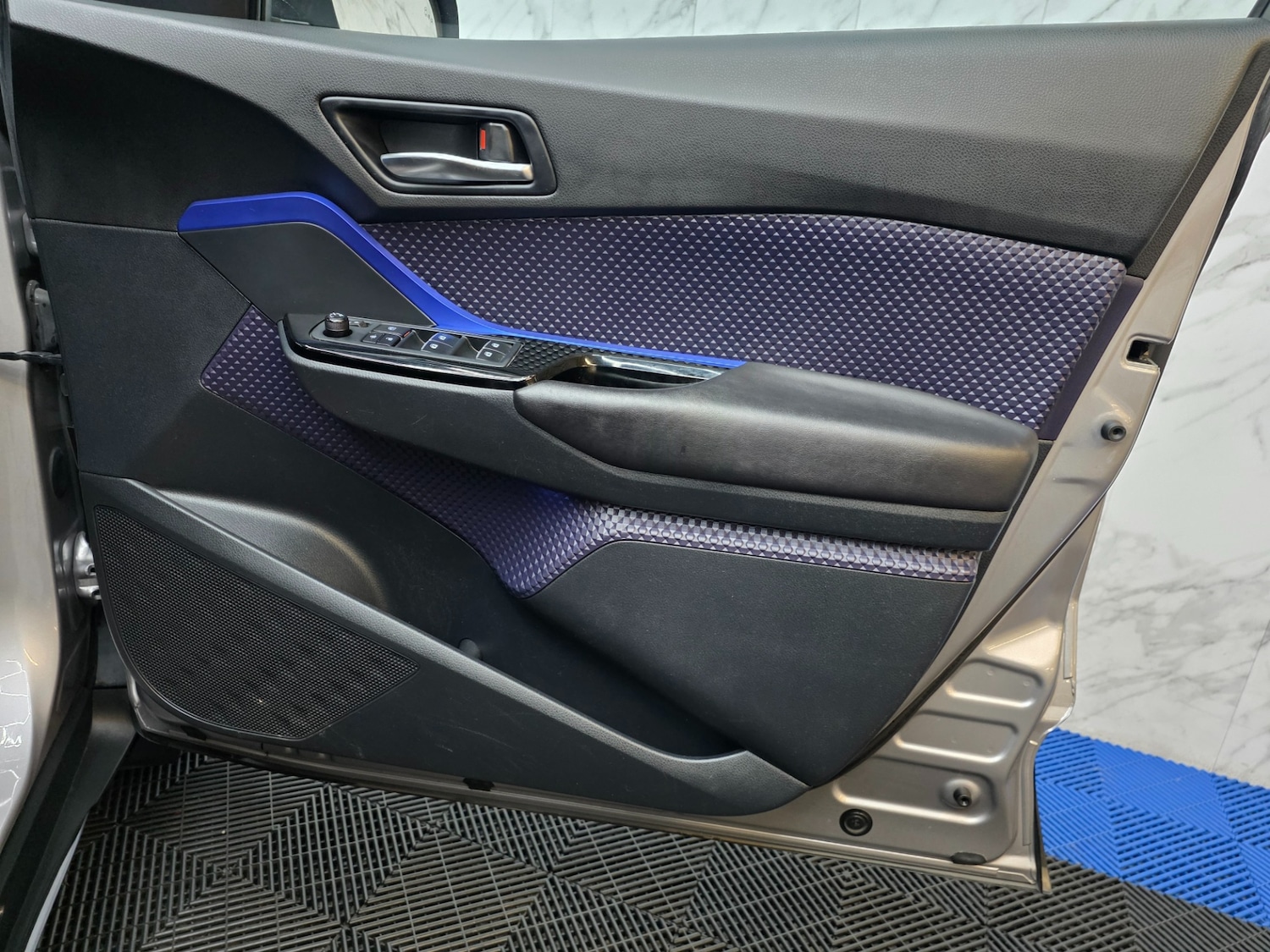 Used Toyota C-HR 2017 for sale - 77890534: Photo 31