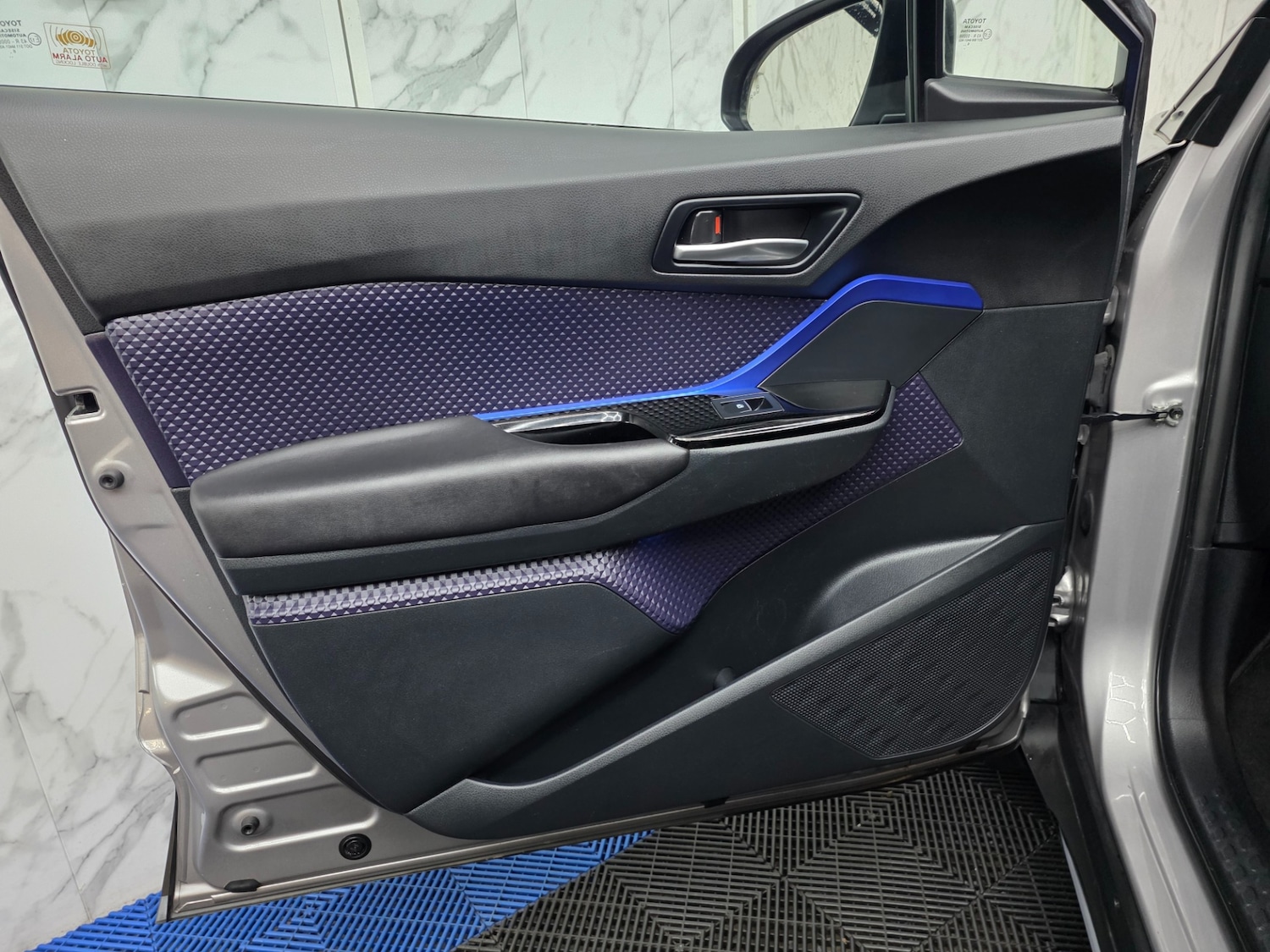 Used Toyota C-HR 2017 for sale - 77890534: Photo 32