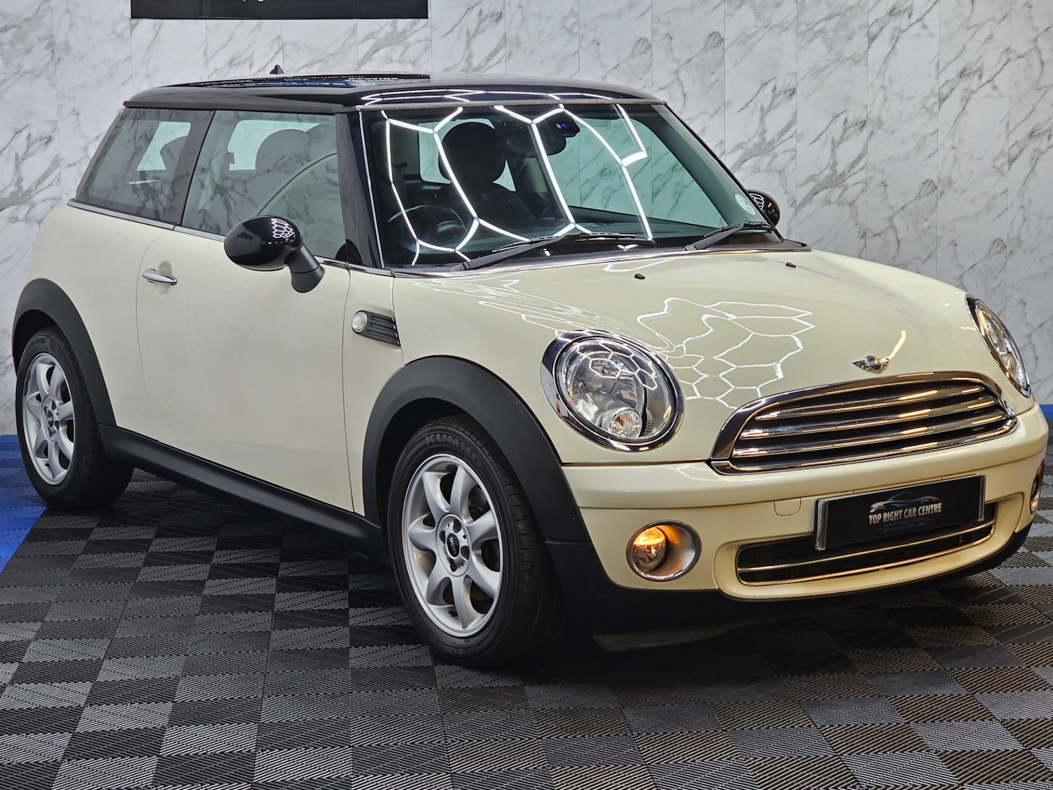 Used MINI Hatch 2010 for sale - 77701401: Photo 1