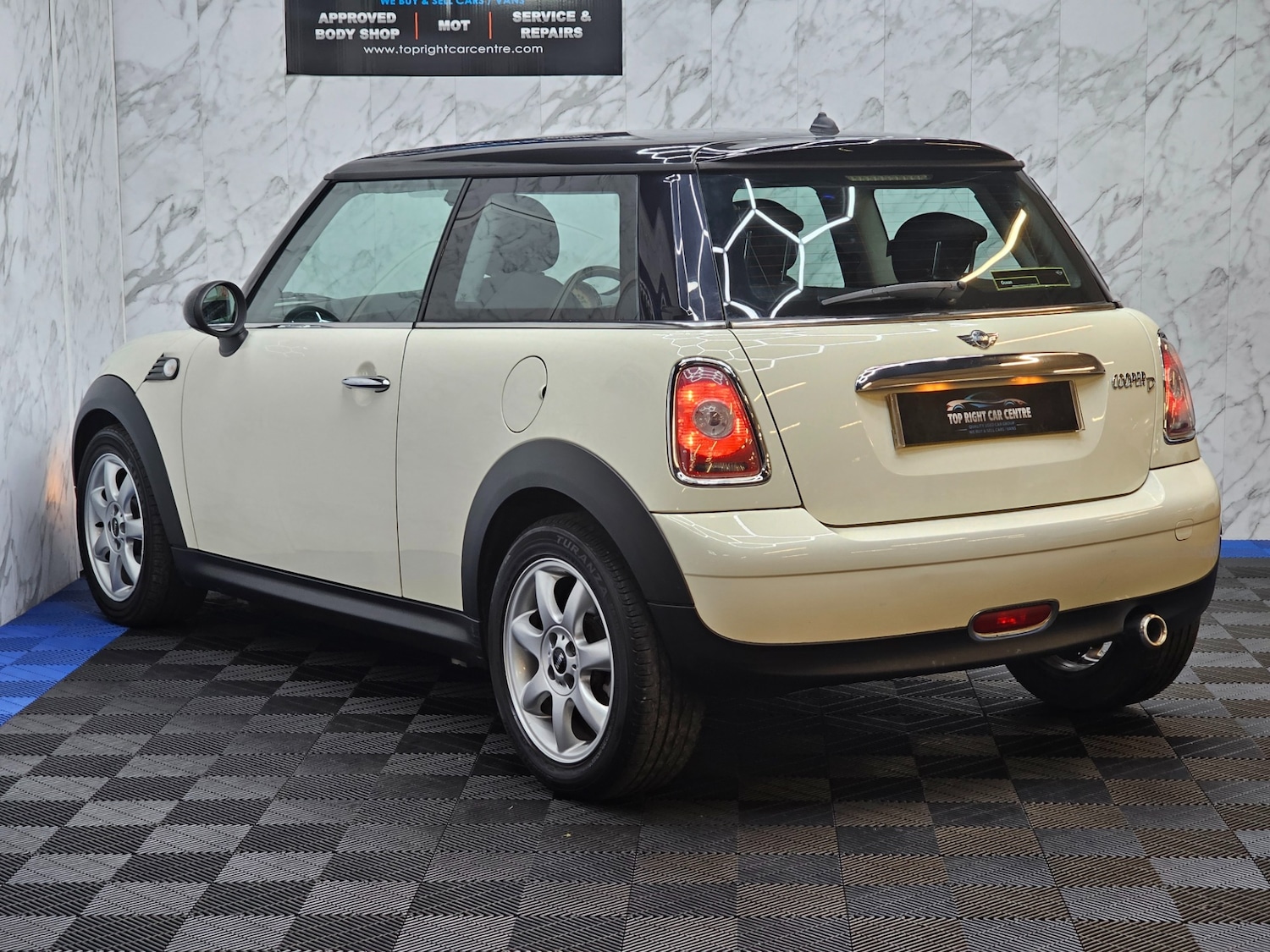 Used MINI Hatch 2010 for sale - 77701401: Photo 8