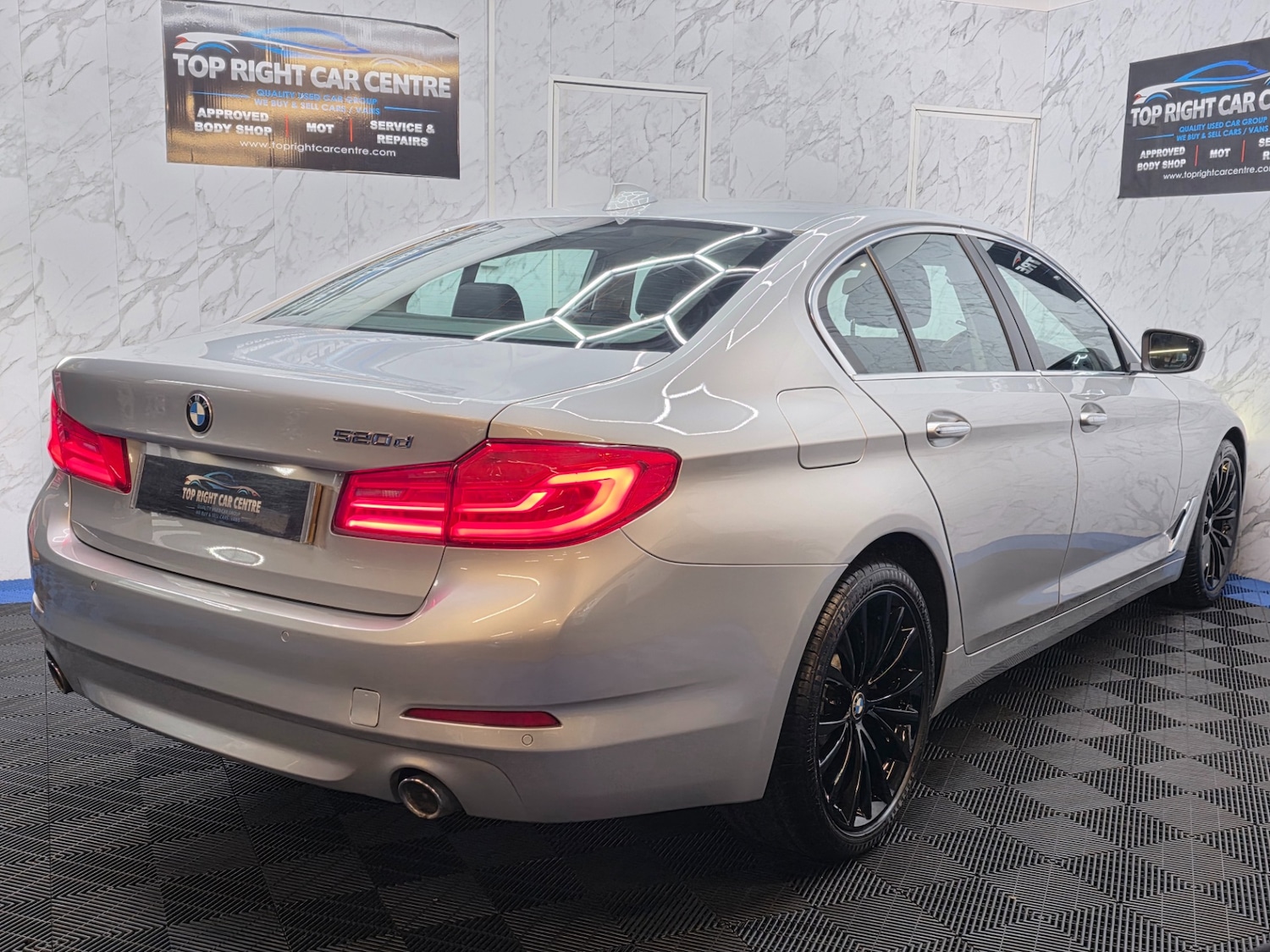 Used BMW 5 Series 2017 for sale - 77979882: Photo 10