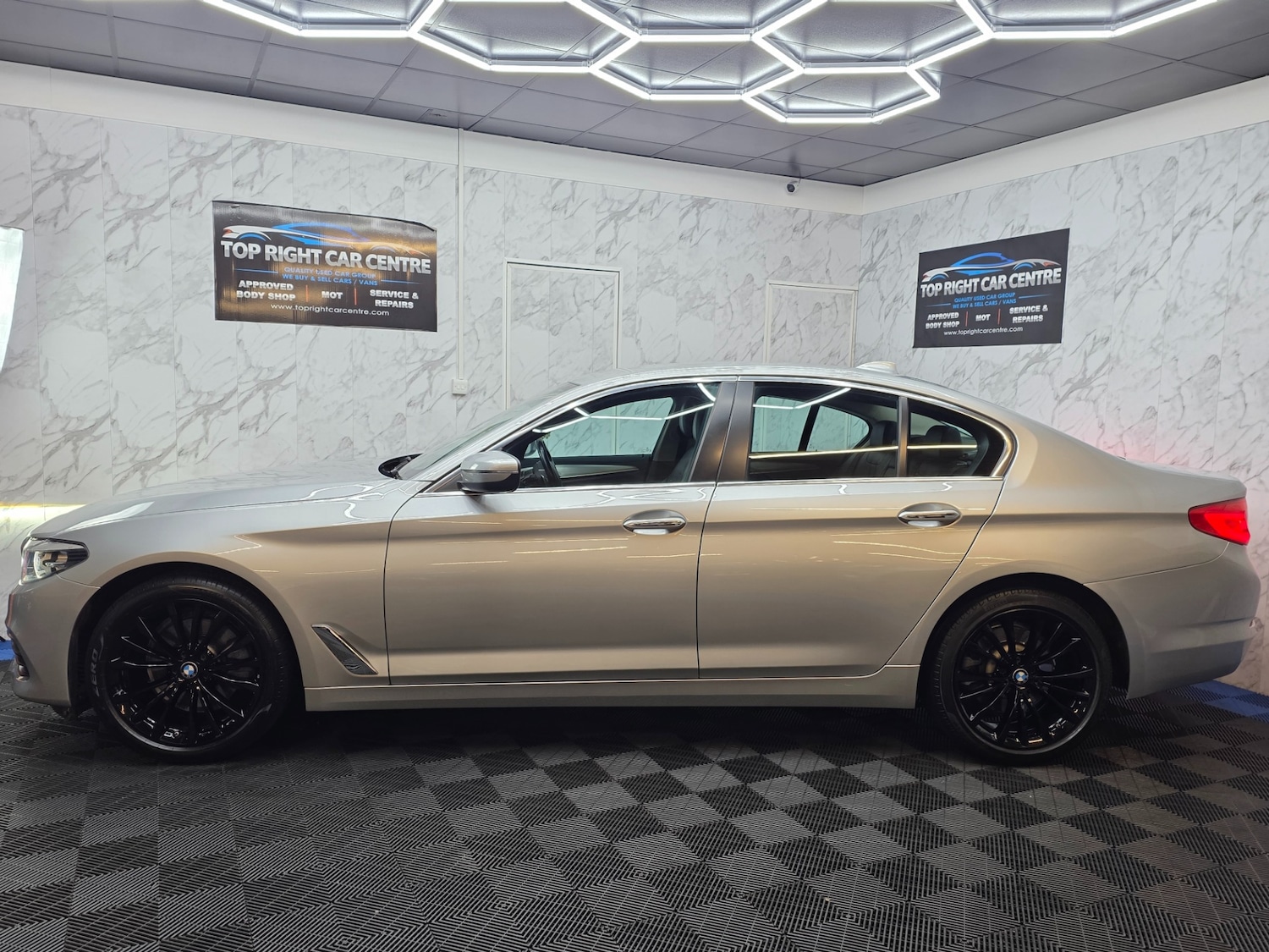 Used BMW 5 Series 2017 for sale - 77979882: Photo 11