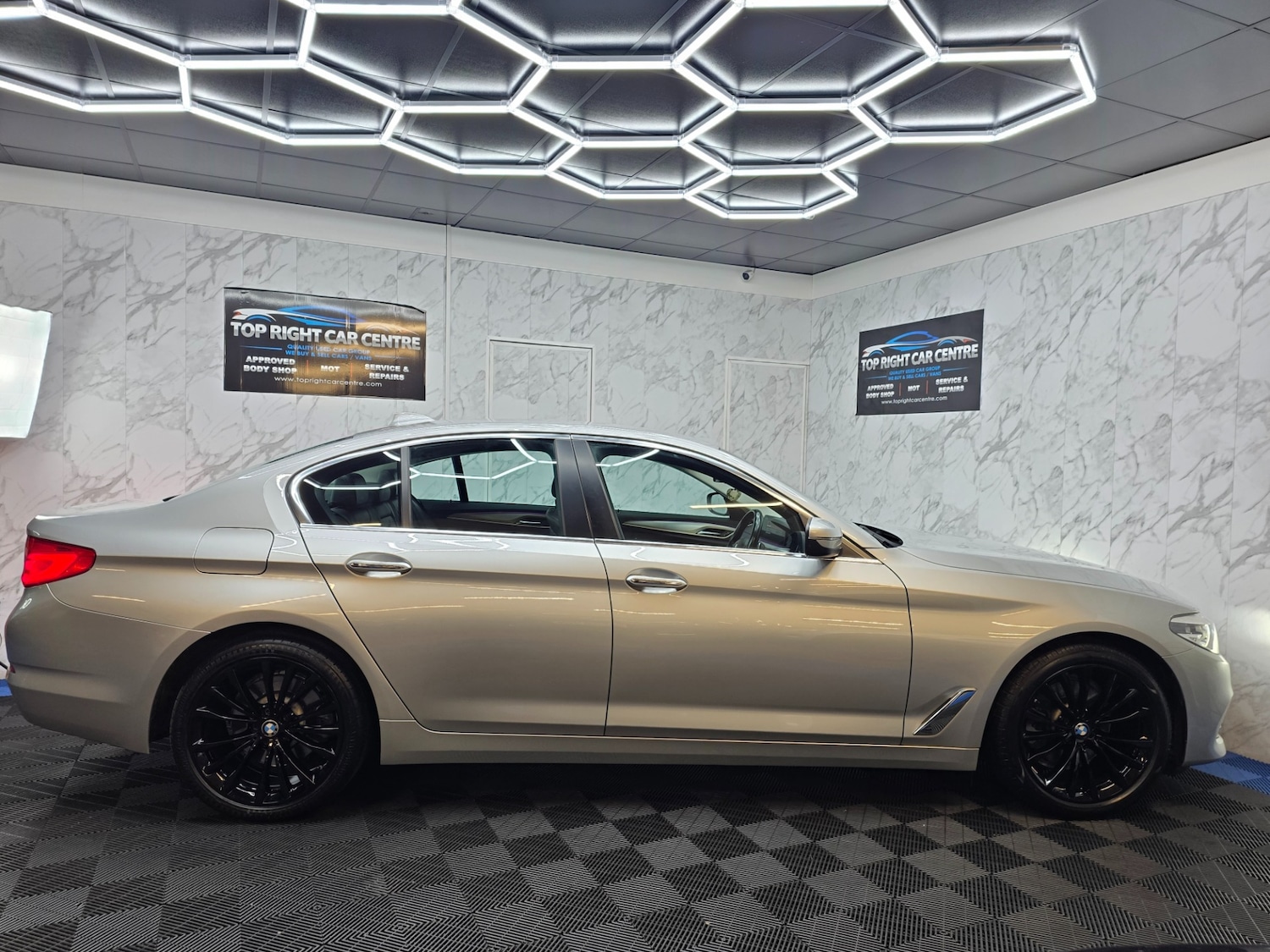 Used BMW 5 Series 2017 for sale - 77979882: Photo 9