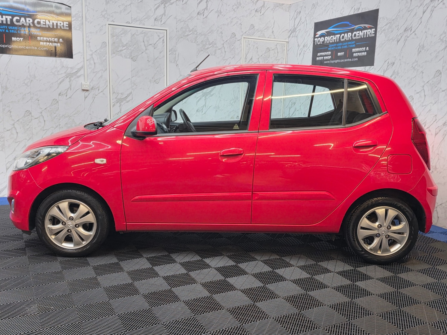 Used Hyundai i10 2013 for sale - 76761890: Photo 11