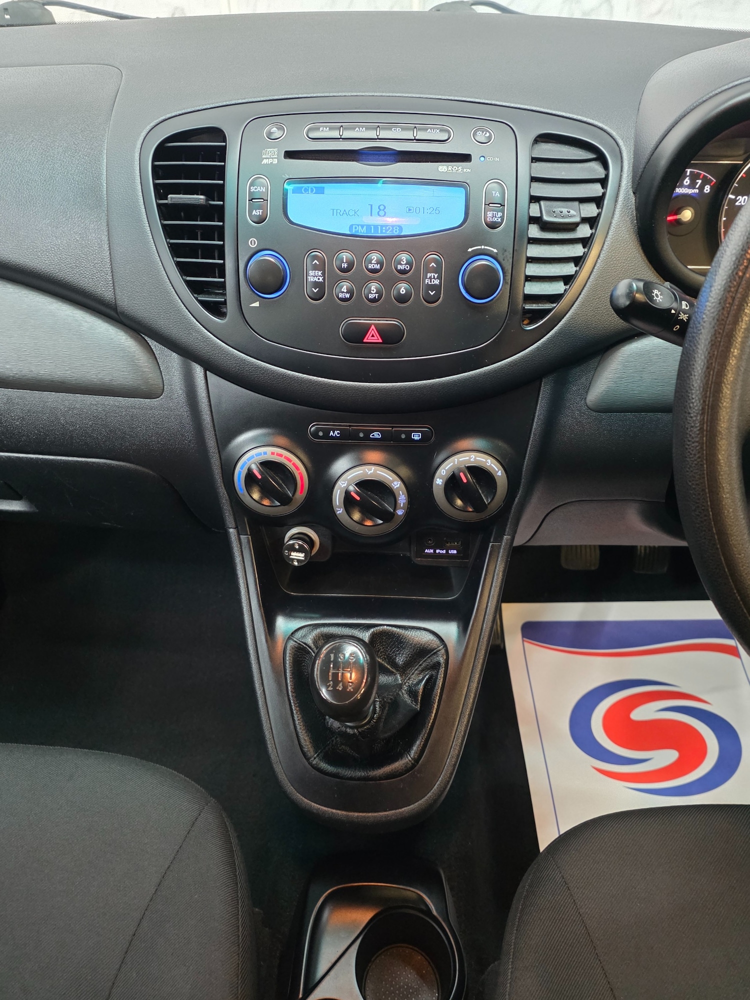 Used Hyundai i10 2013 for sale - 76761890: Photo 14