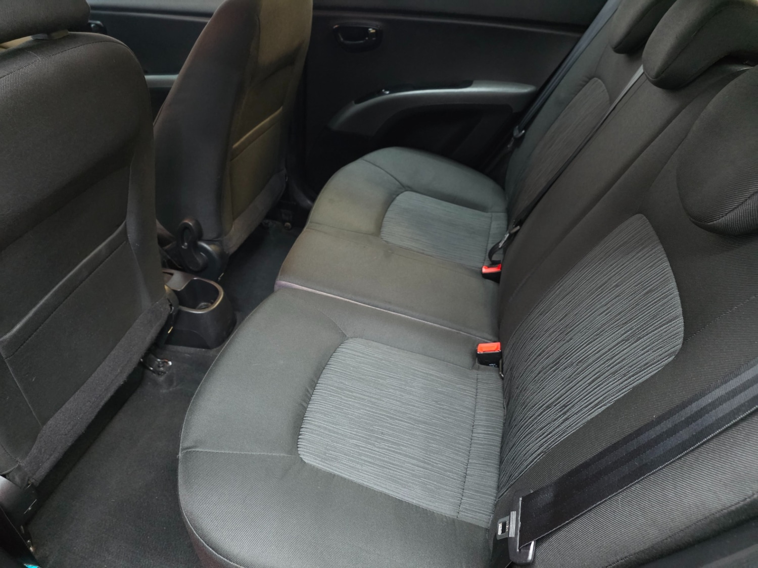 Used Hyundai i10 2013 for sale - 76761890: Photo 19