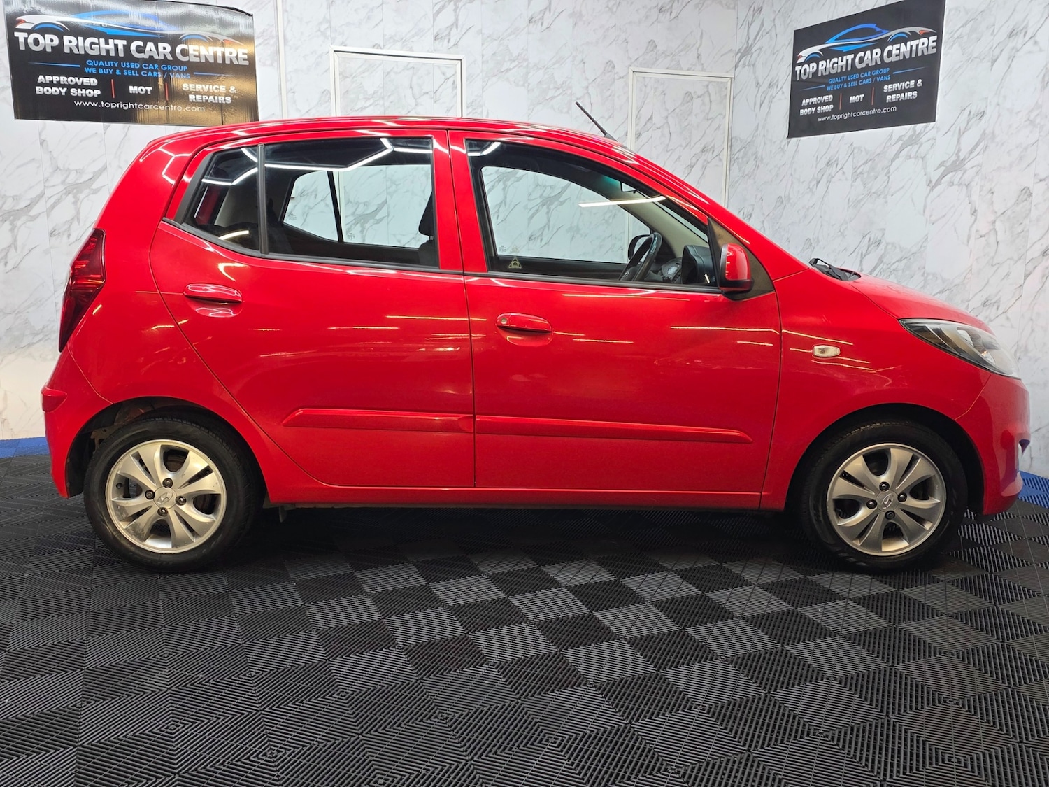 Used Hyundai i10 2013 for sale - 76761890: Photo 9
