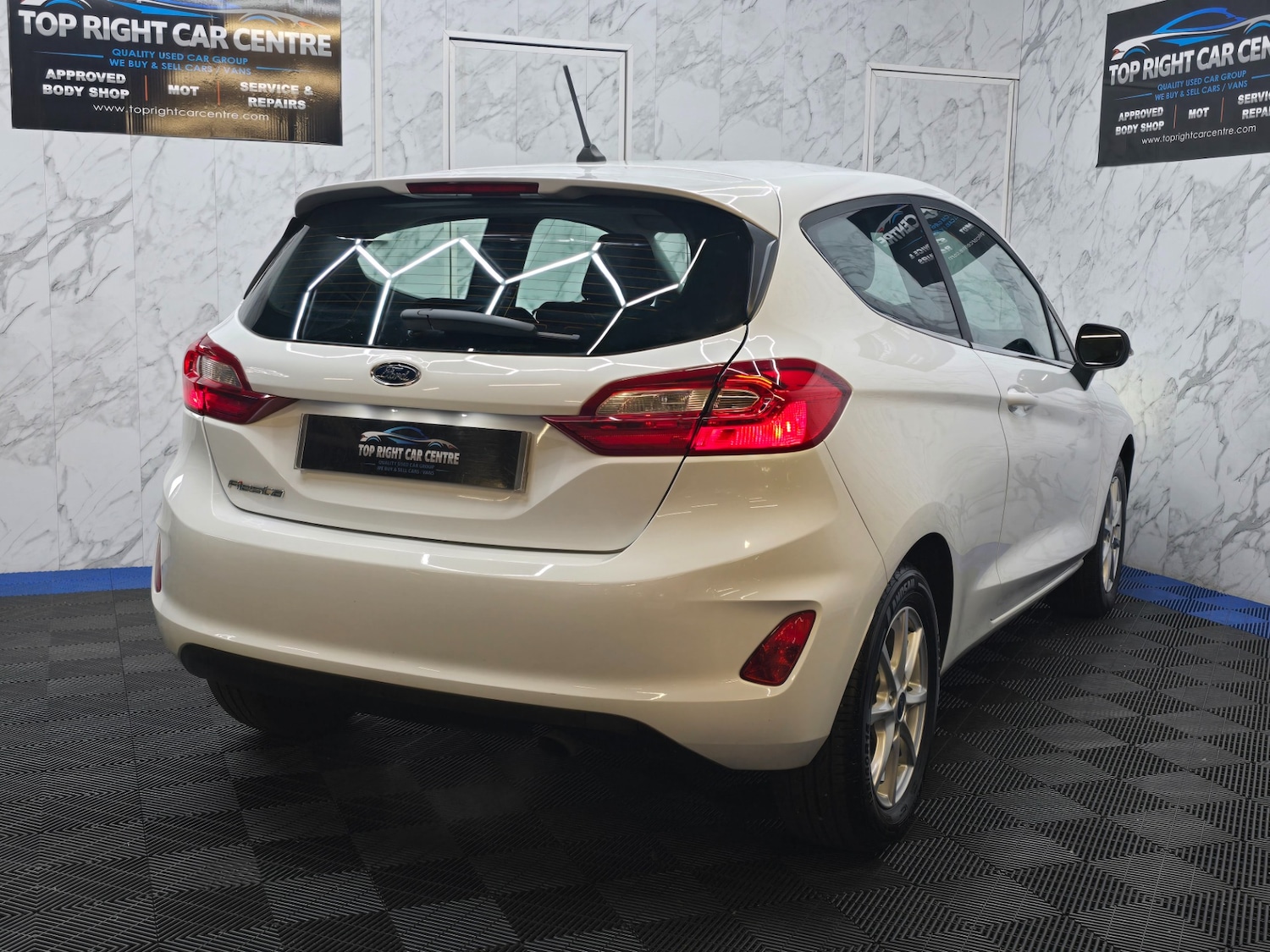 Used Ford Fiesta 2018 for sale - 77888894: Photo 10