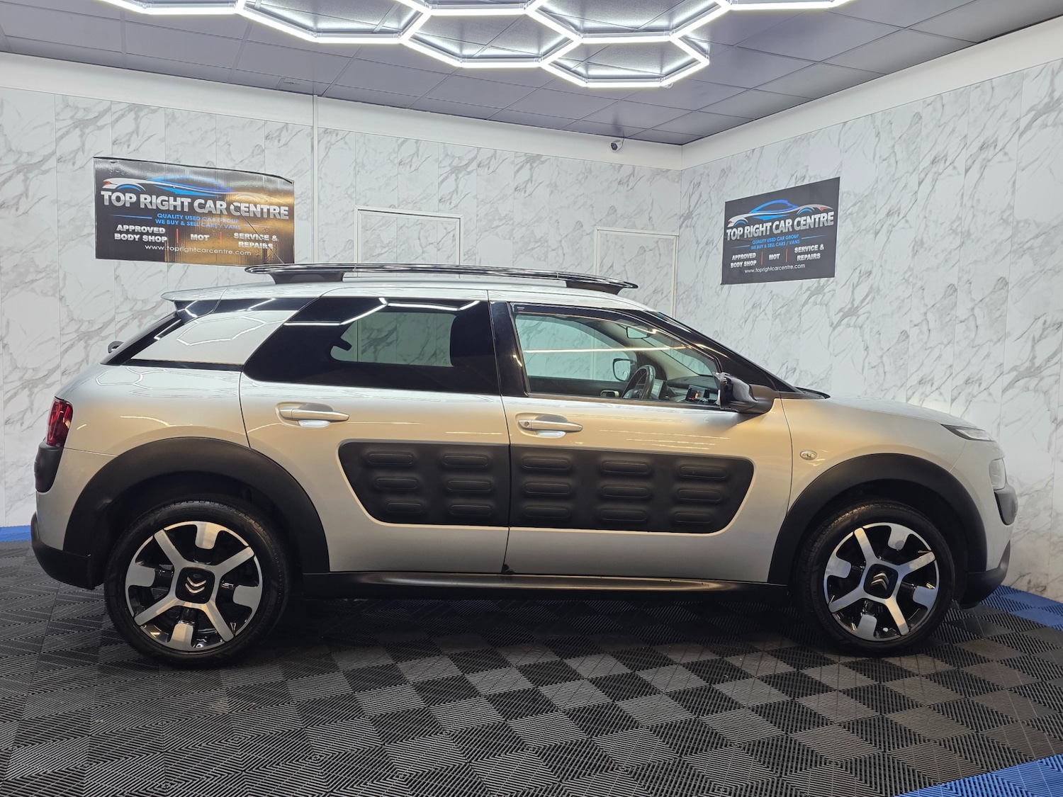 Used Citroen C4 Cactus 2016 for sale - 77803481: Photo 9