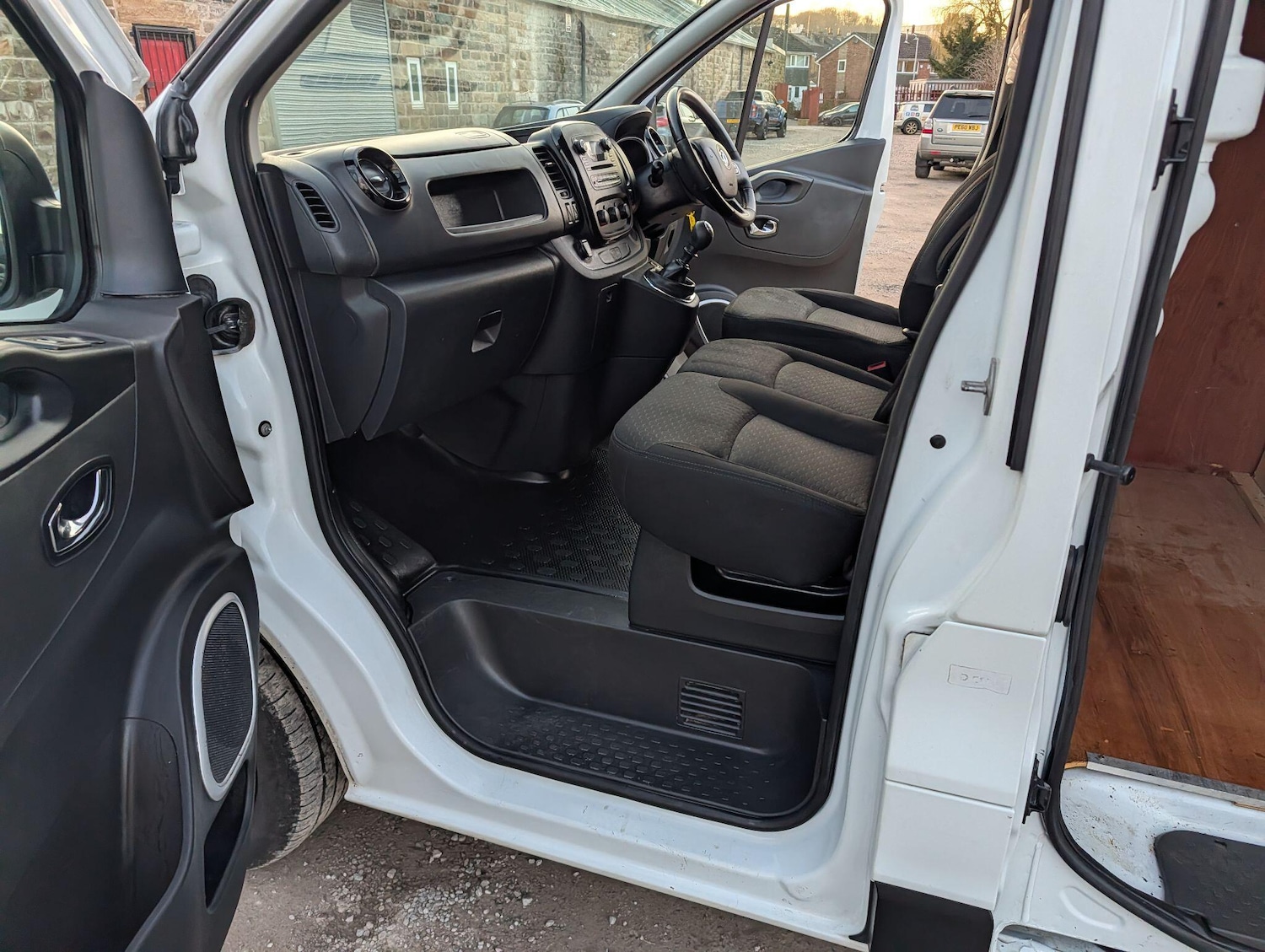 Used Vauxhall Vivaro for sale - 77754316: Photo 11