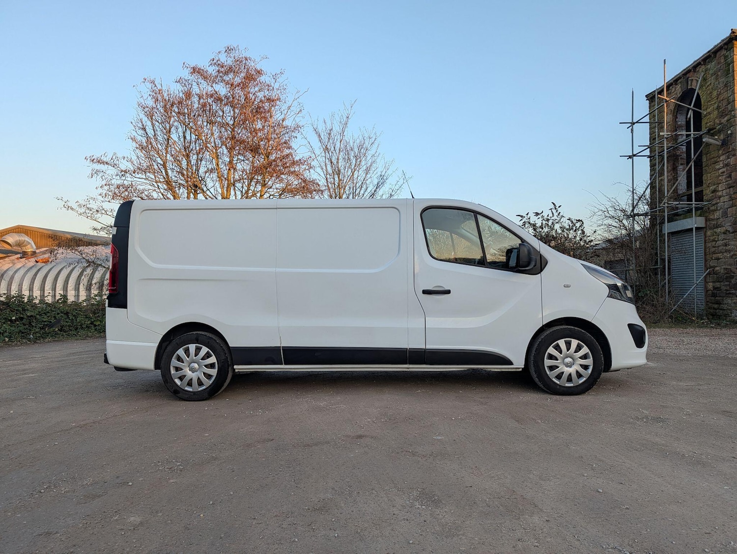 Used Vauxhall Vivaro for sale - 77754316: Photo 2