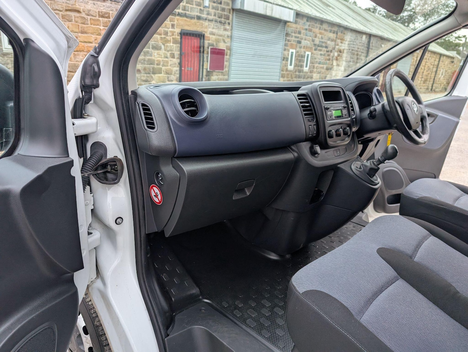 Used Vauxhall Vivaro 2015 for sale - 76239328: Photo 22