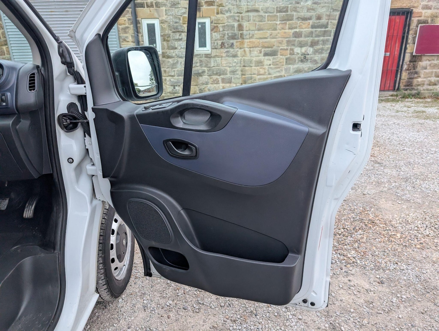 Used Vauxhall Vivaro 2015 for sale - 76239328: Photo 24