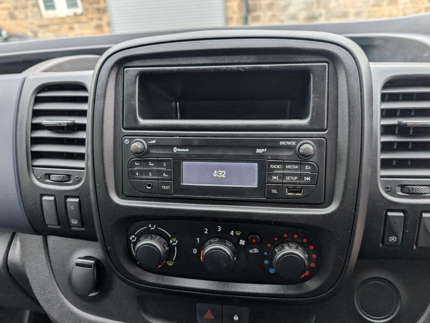 Used Vauxhall Vivaro 2015 for sale - 76239328: Photo 27