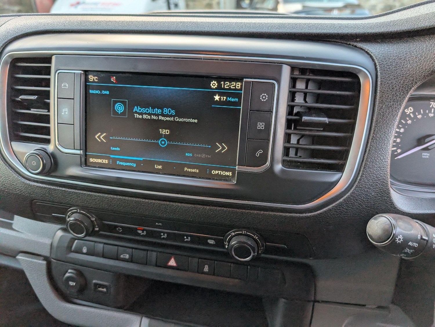 Used Peugeot Expert 2019 for sale - 77040660: Photo 35