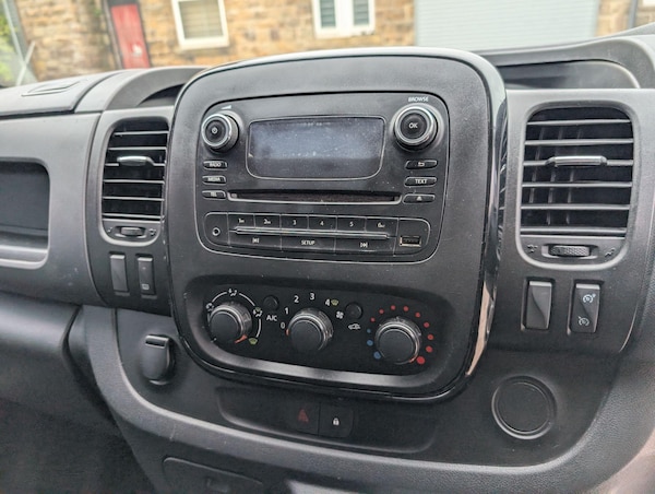 Used Vauxhall Vivaro 2017 for sale - 76307495: Photo 33