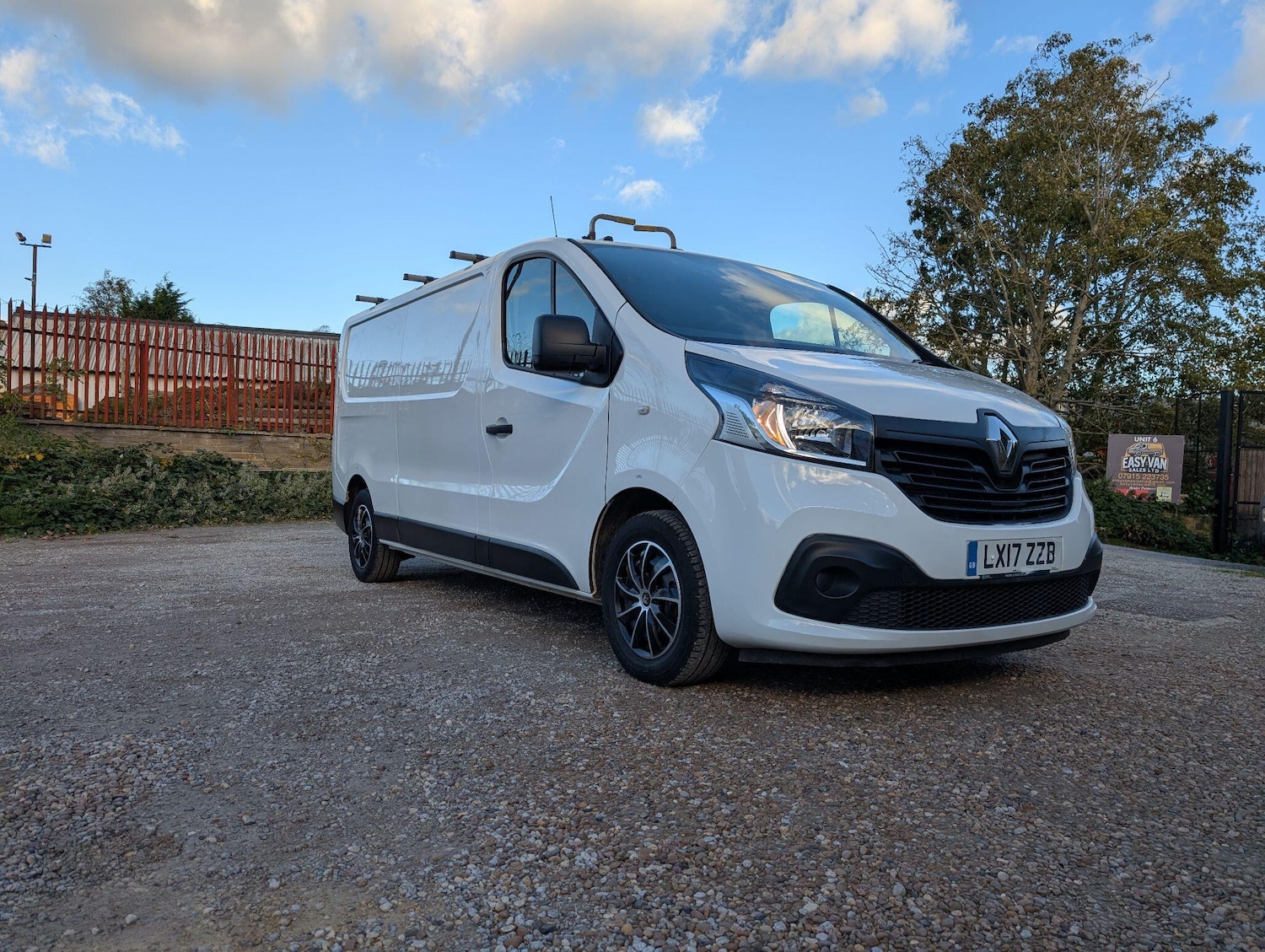 Used Renault Trafic 2017 for sale - 76377307: Photo 1