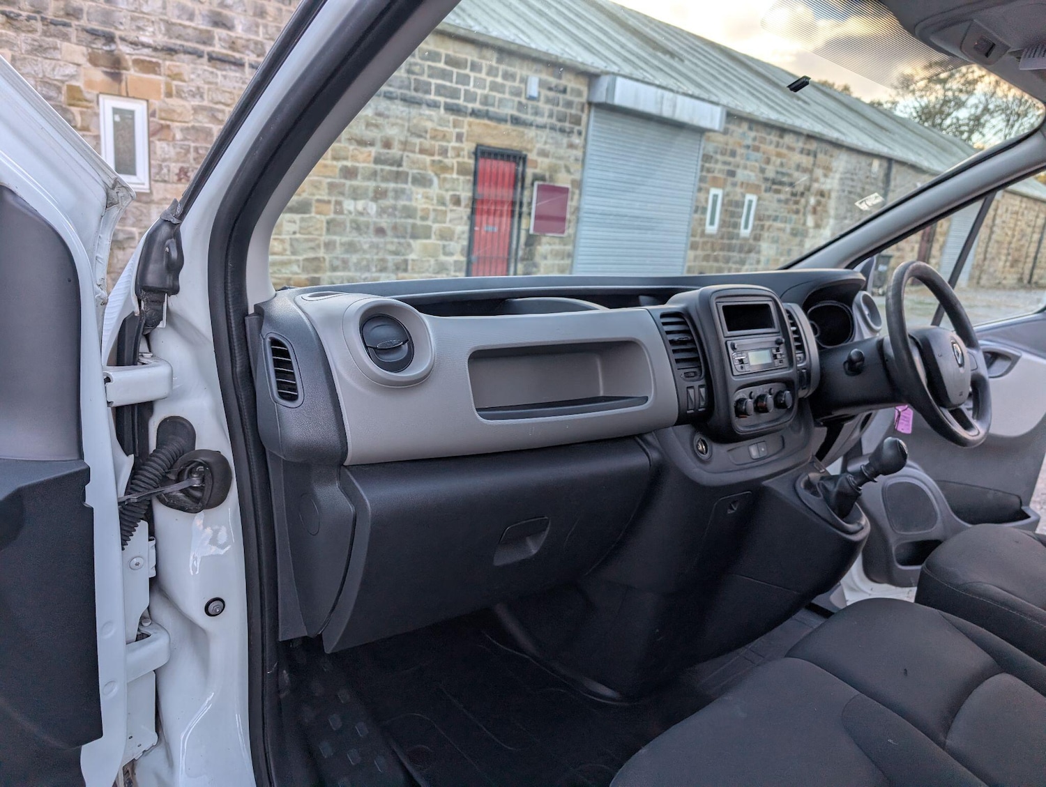 Used Renault Trafic 2017 for sale - 76377307: Photo 28