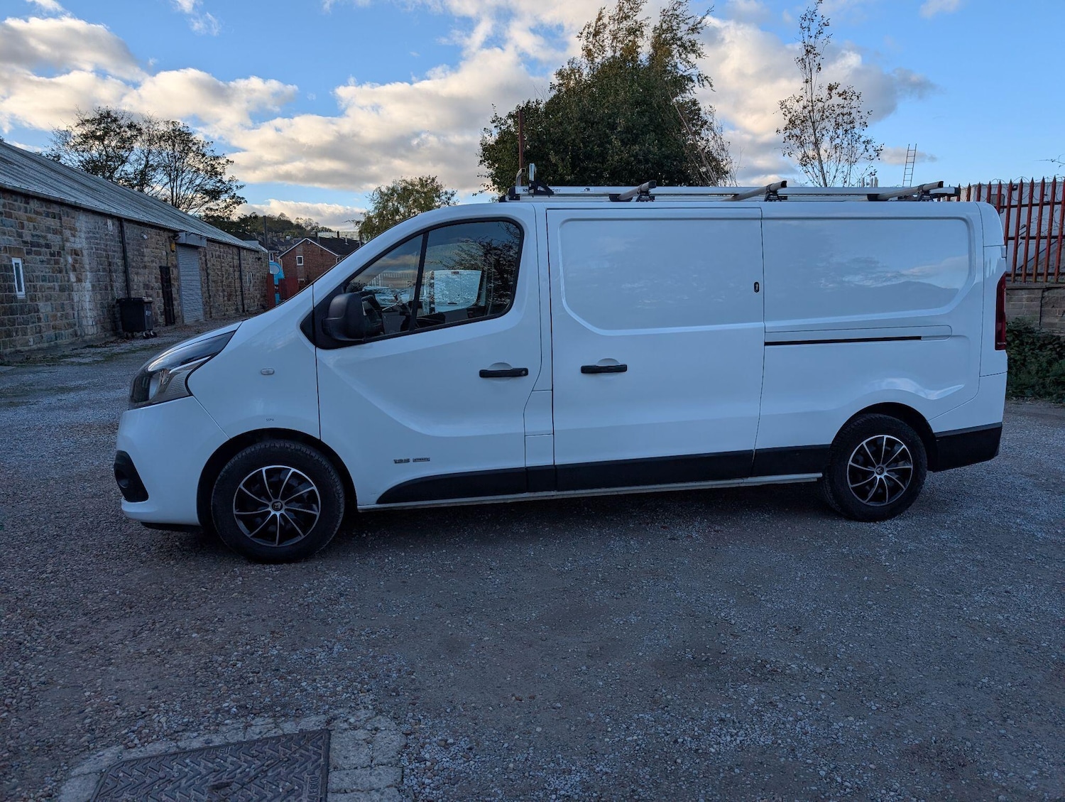 Used Renault Trafic 2017 for sale - 76377307: Photo 48