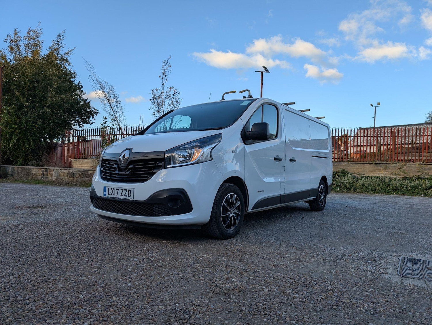 Used Renault Trafic 2017 for sale - 76377307: Photo 9
