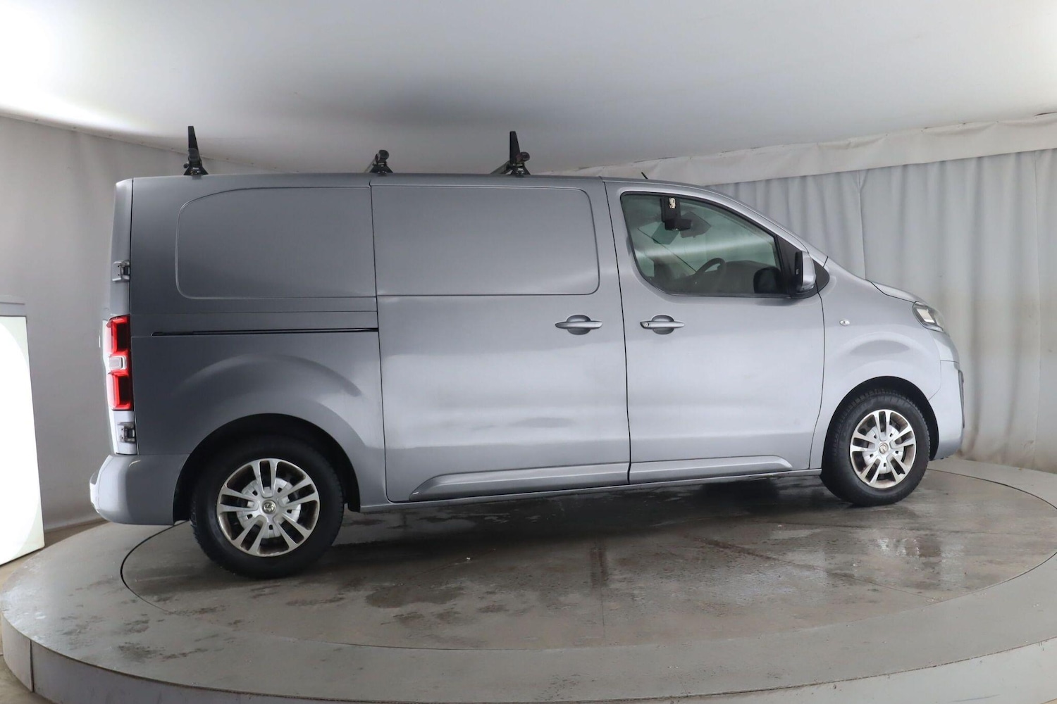 Used Vauxhall Vivaro 2020 for sale - 76701025: Photo 4