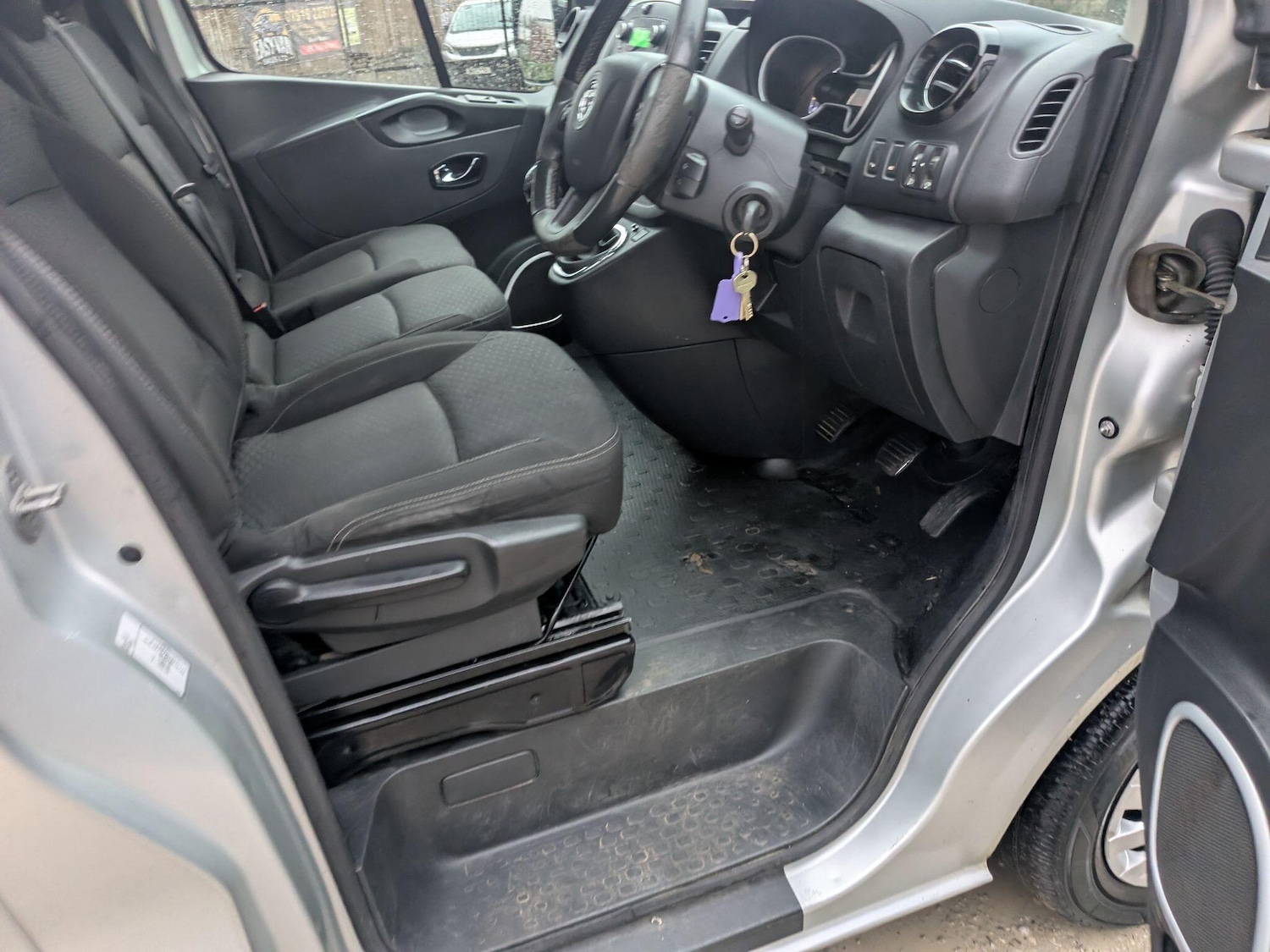 Used Vauxhall Vivaro 2015 for sale - 77166469: Photo 25