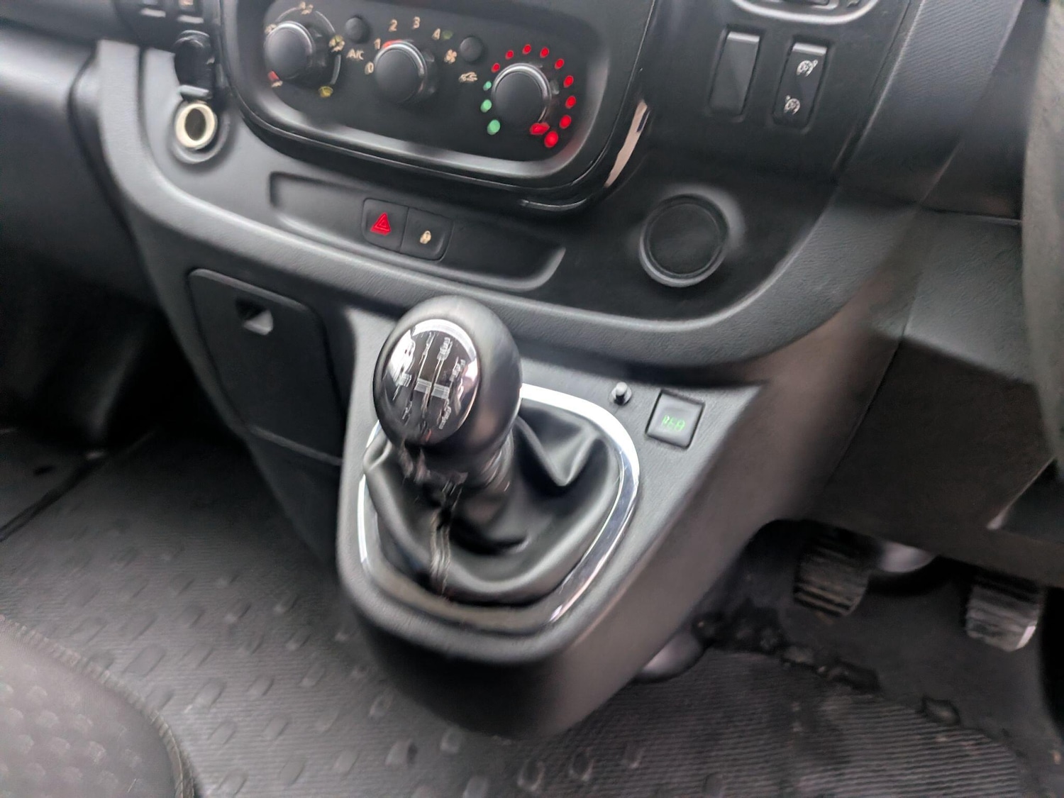 Used Vauxhall Vivaro 2015 for sale - 77166469: Photo 26