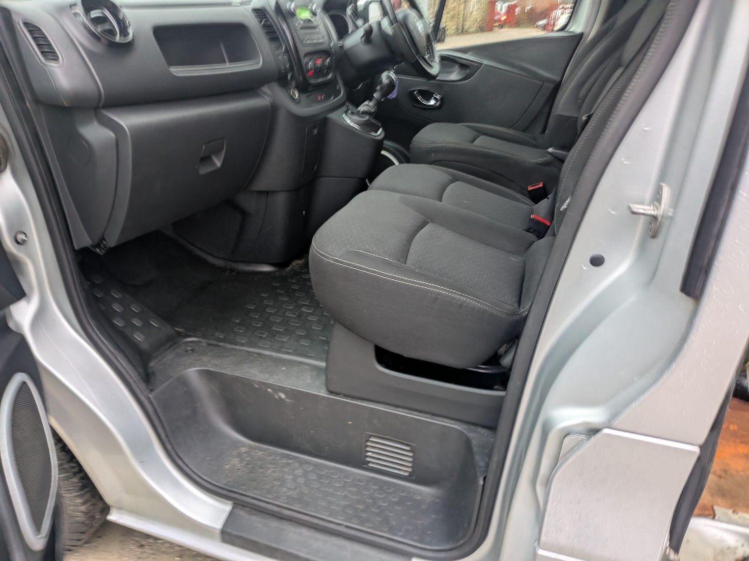 Used Vauxhall Vivaro 2015 for sale - 77166469: Photo 31