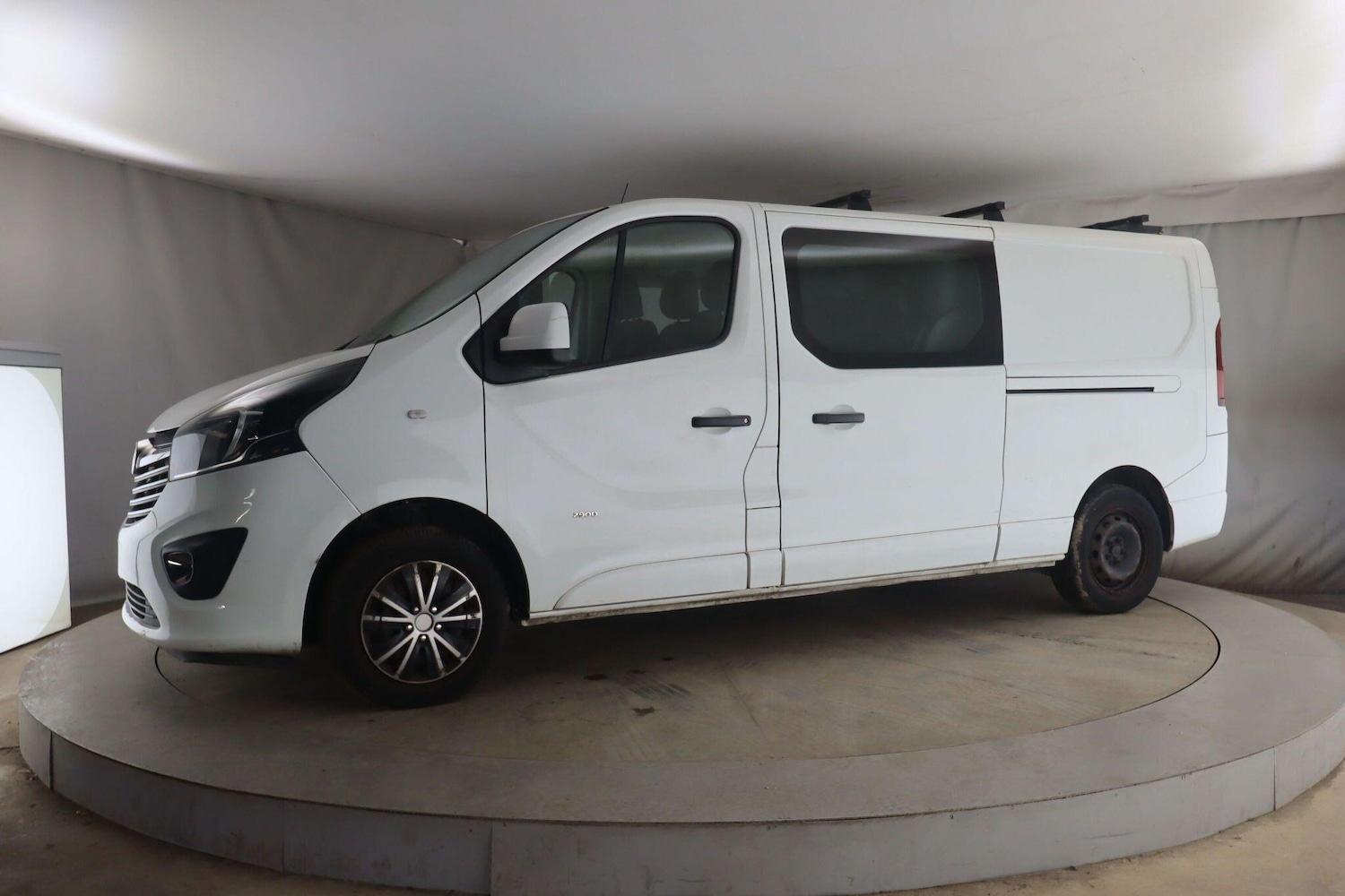 Used Vauxhall Vivaro 2018 for sale - 77696182: Photo 2