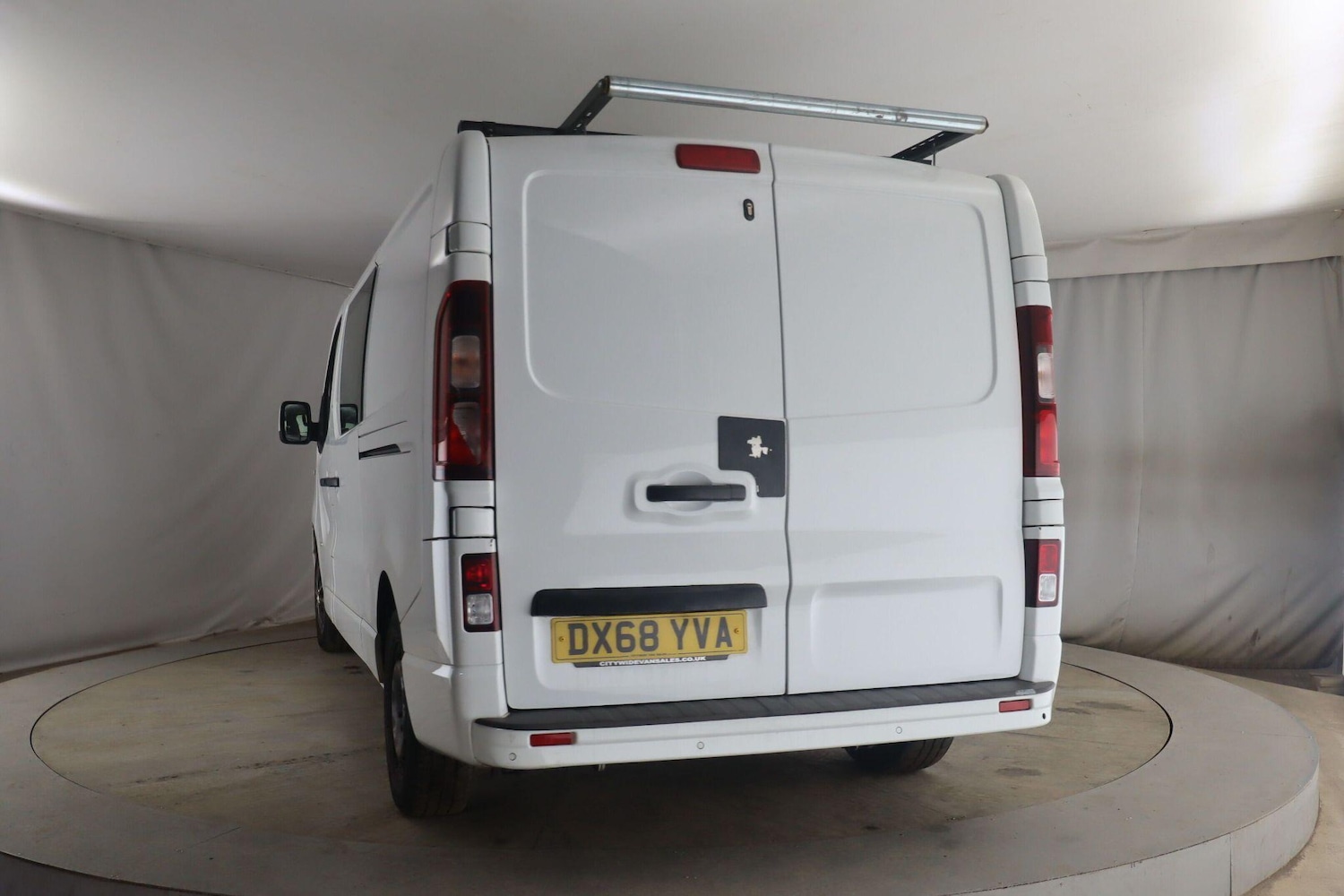 Used Vauxhall Vivaro 2018 for sale - 77696182: Photo 5