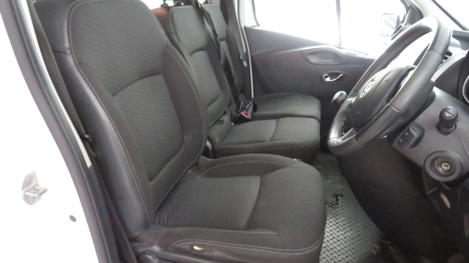 Used Vauxhall Vivaro 2018 for sale - 77696182: Photo 9