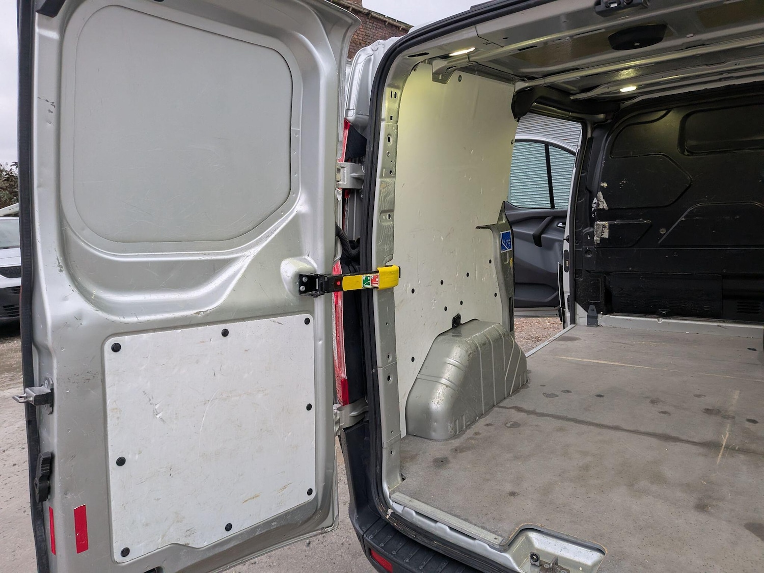 Used Ford Transit Custom for sale - 77216129: Photo 20