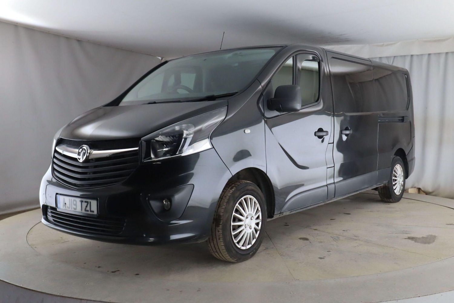 Used Vauxhall Vivaro for sale - 78205411: Photo 2