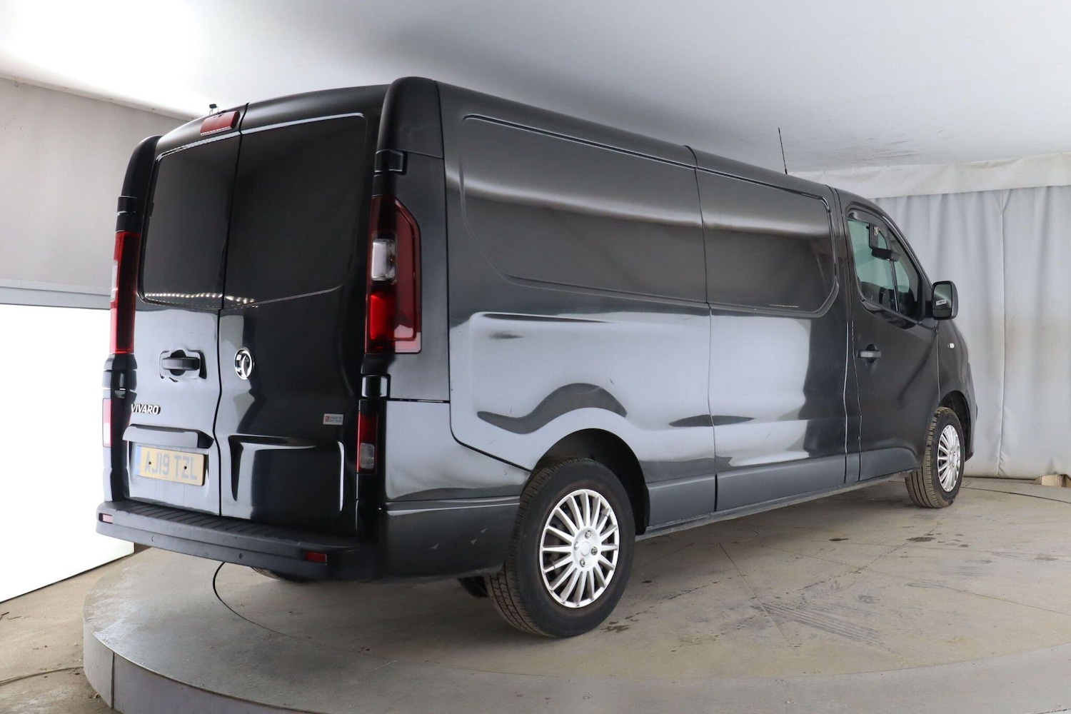 Used Vauxhall Vivaro for sale - 78205411: Photo 3