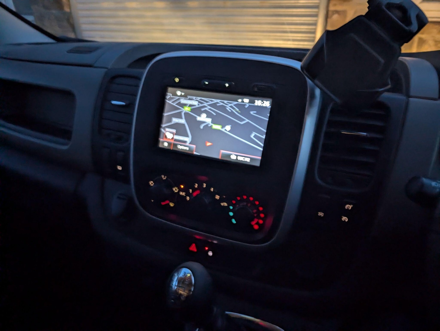 Used Renault Trafic 2015 for sale - 76742658: Photo 15