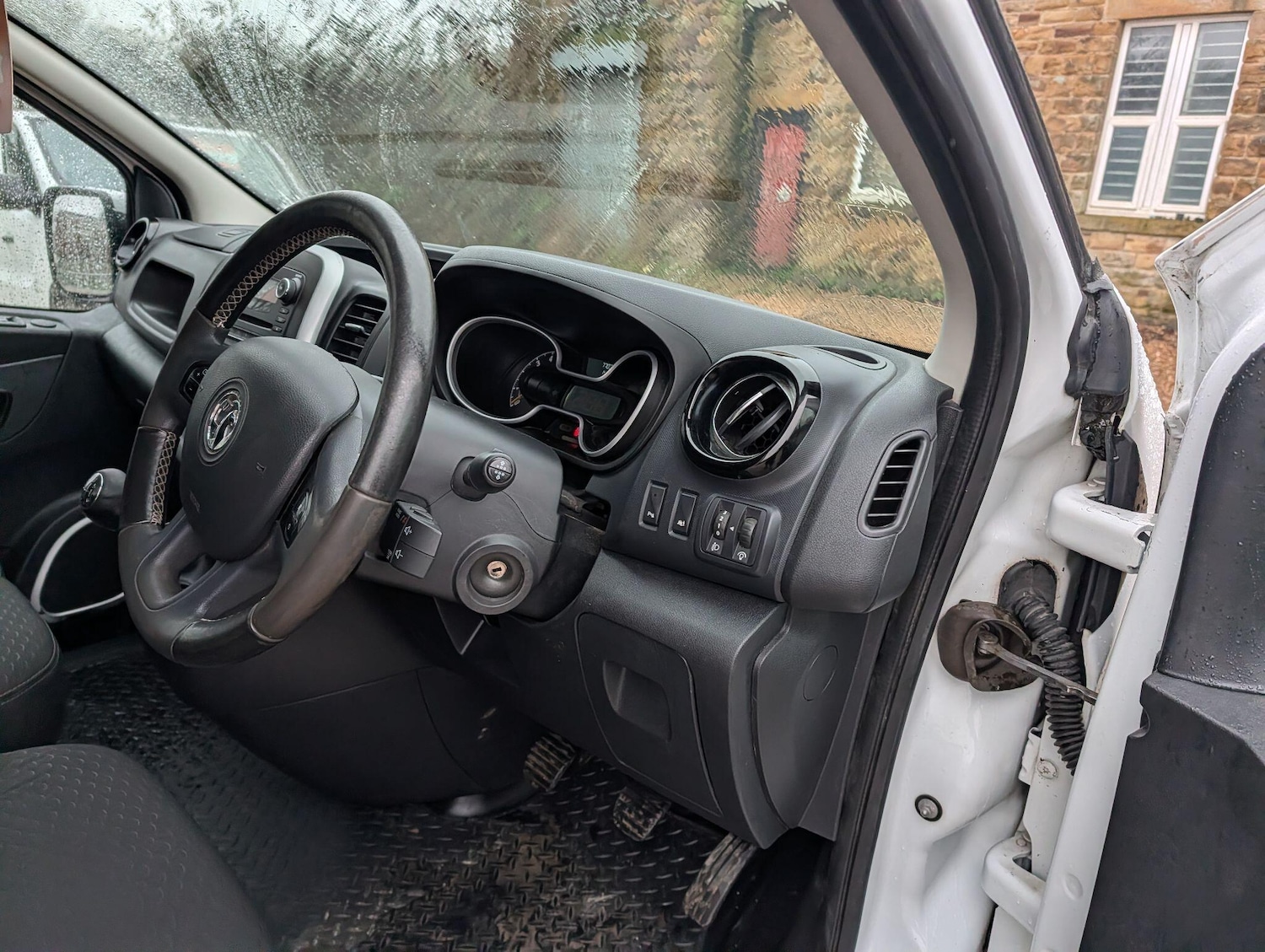 Used Vauxhall Vivaro 2015 for sale - 76898639: Photo 27