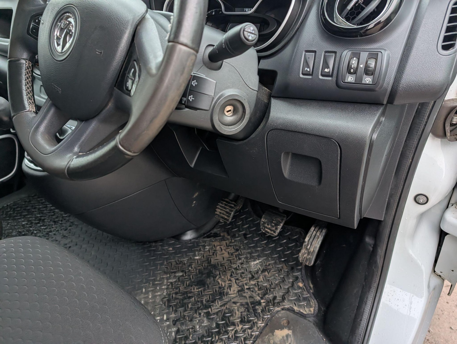 Used Vauxhall Vivaro 2015 for sale - 76898639: Photo 33