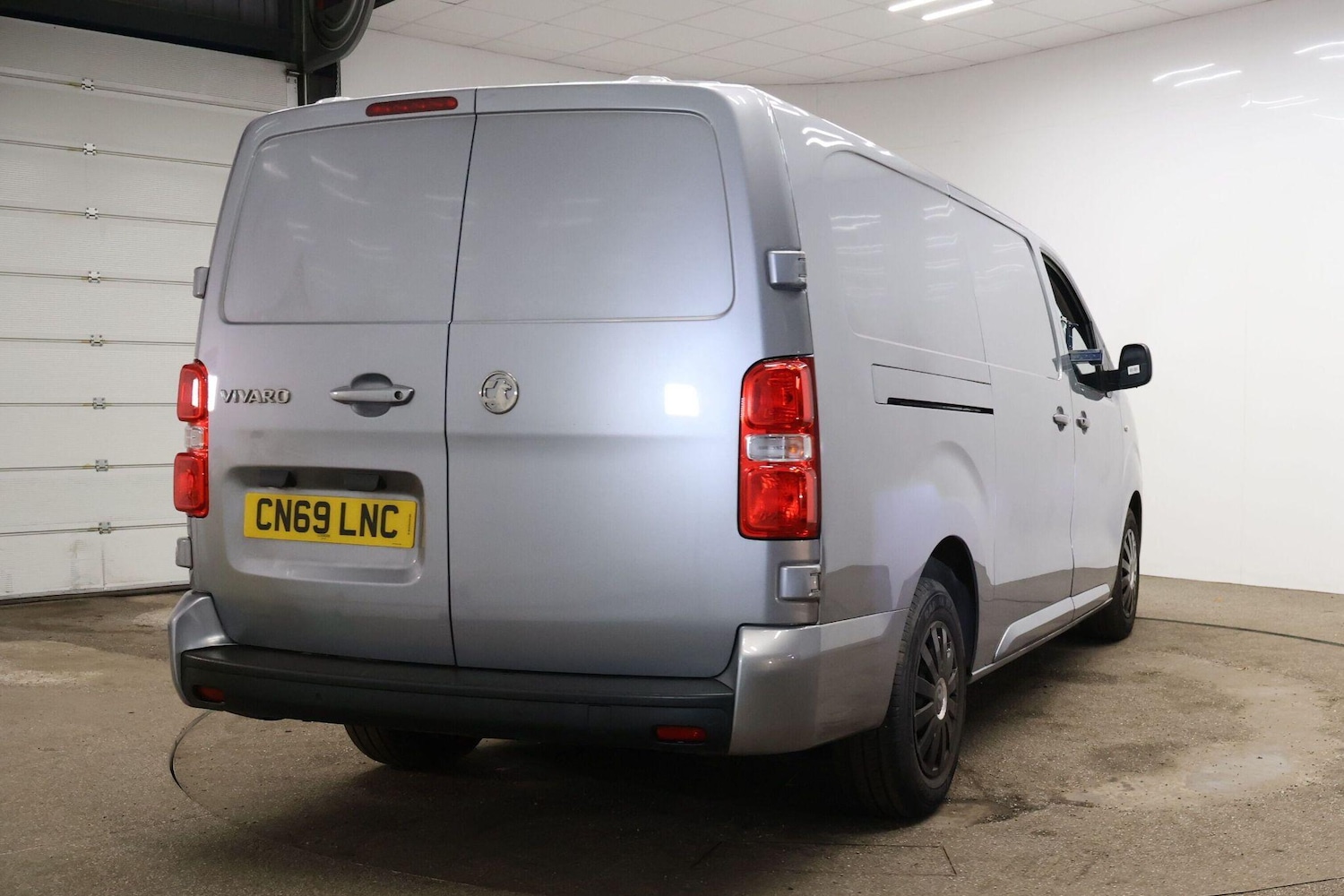 Used Vauxhall Vivaro 2019 for sale - 76633857: Photo 2