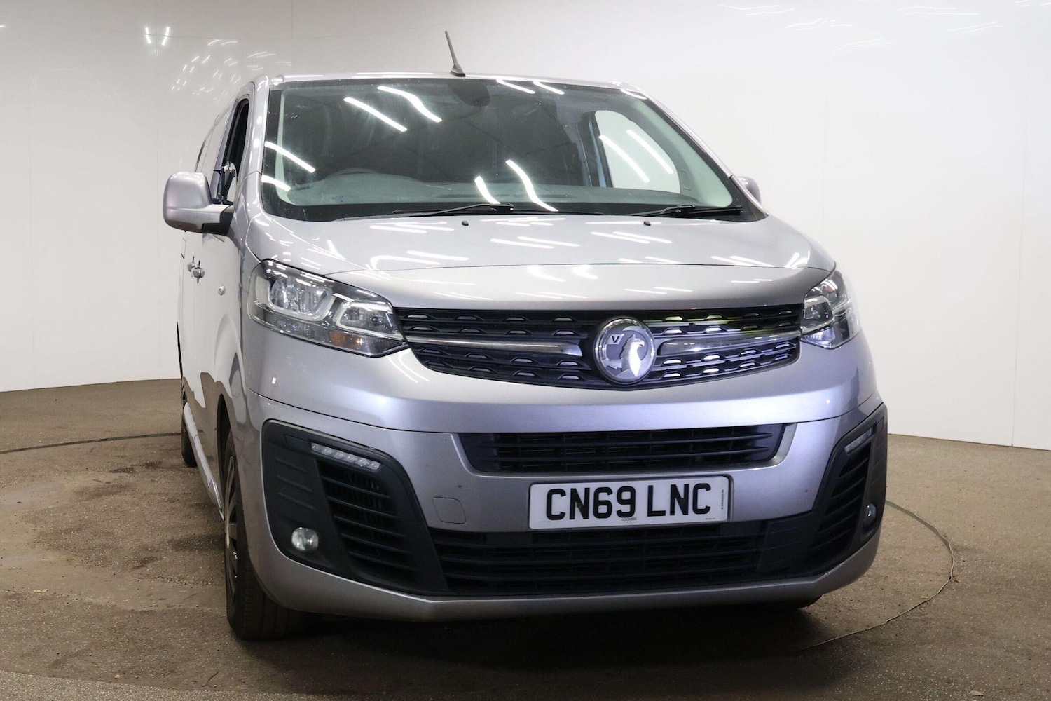 Used Vauxhall Vivaro 2019 for sale - 76633857: Photo 3