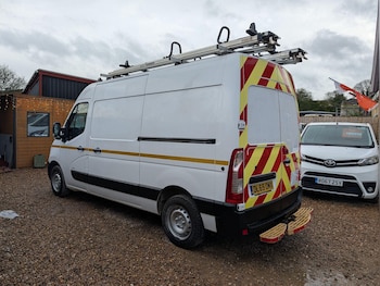 Vauxhall Movano feature image