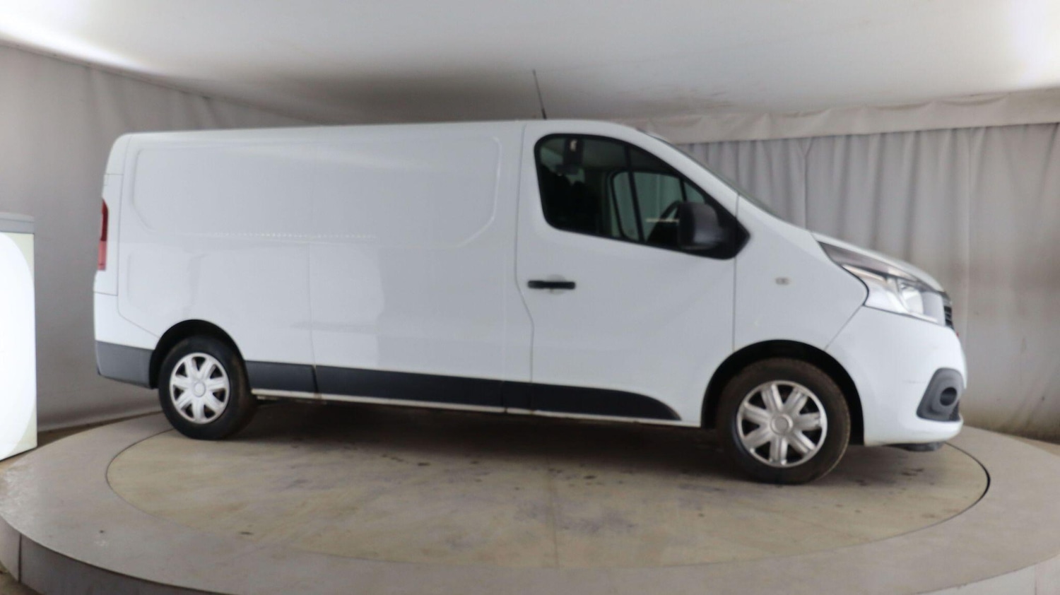 Used Renault Trafic 2017 for sale - 77793994: Photo 8