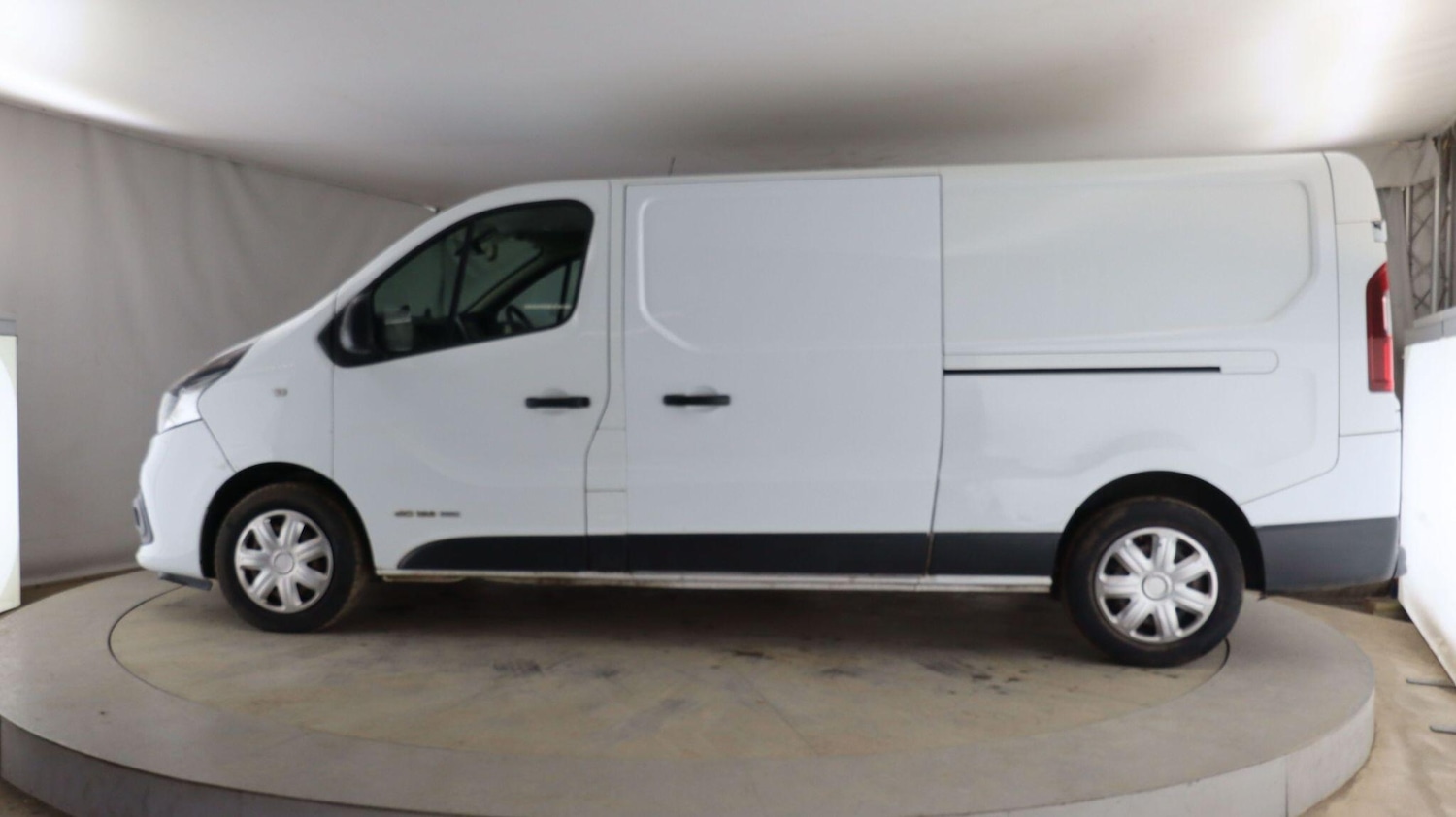 Used Renault Trafic 2017 for sale - 77793994: Photo 9