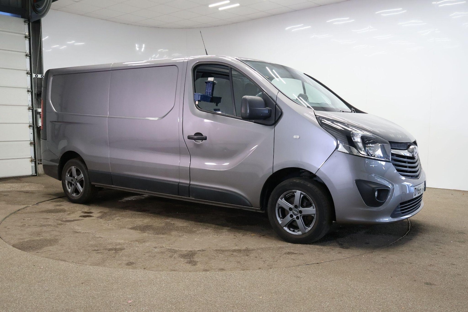 Used Vauxhall Vivaro 2018 for sale - 76645377: Photo 1