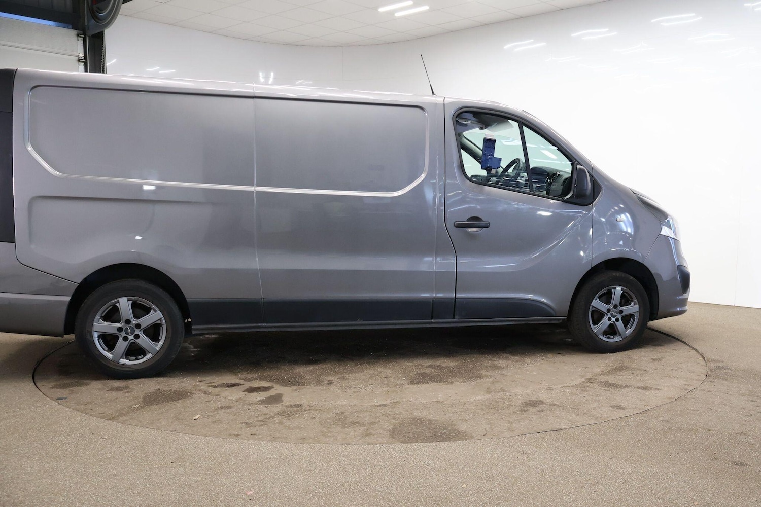 Used Vauxhall Vivaro 2018 for sale - 76645377: Photo 4