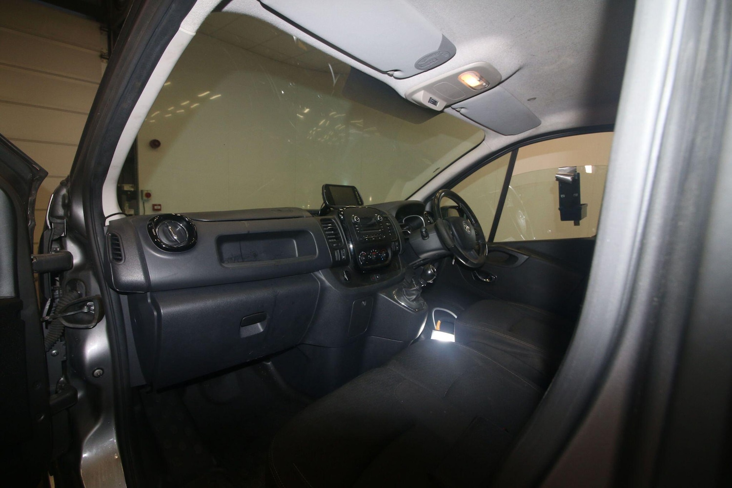 Used Vauxhall Vivaro 2018 for sale - 76645377: Photo 8