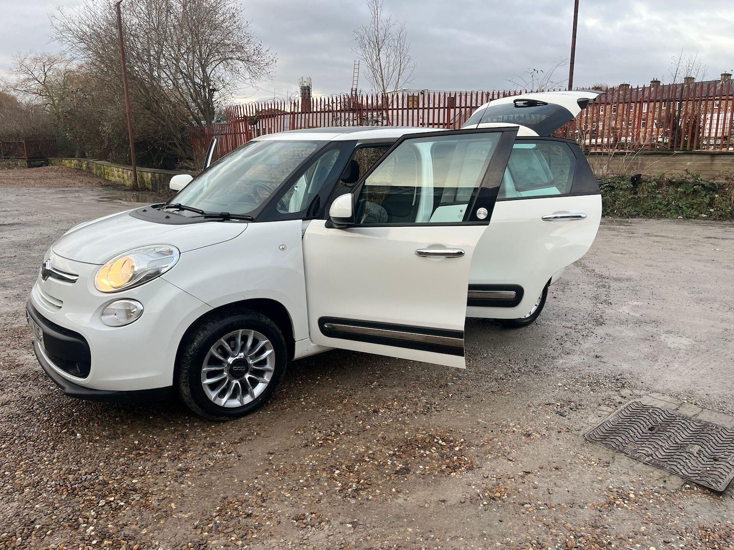 Used Fiat 500L 2014 for sale - 76715040: Photo 29