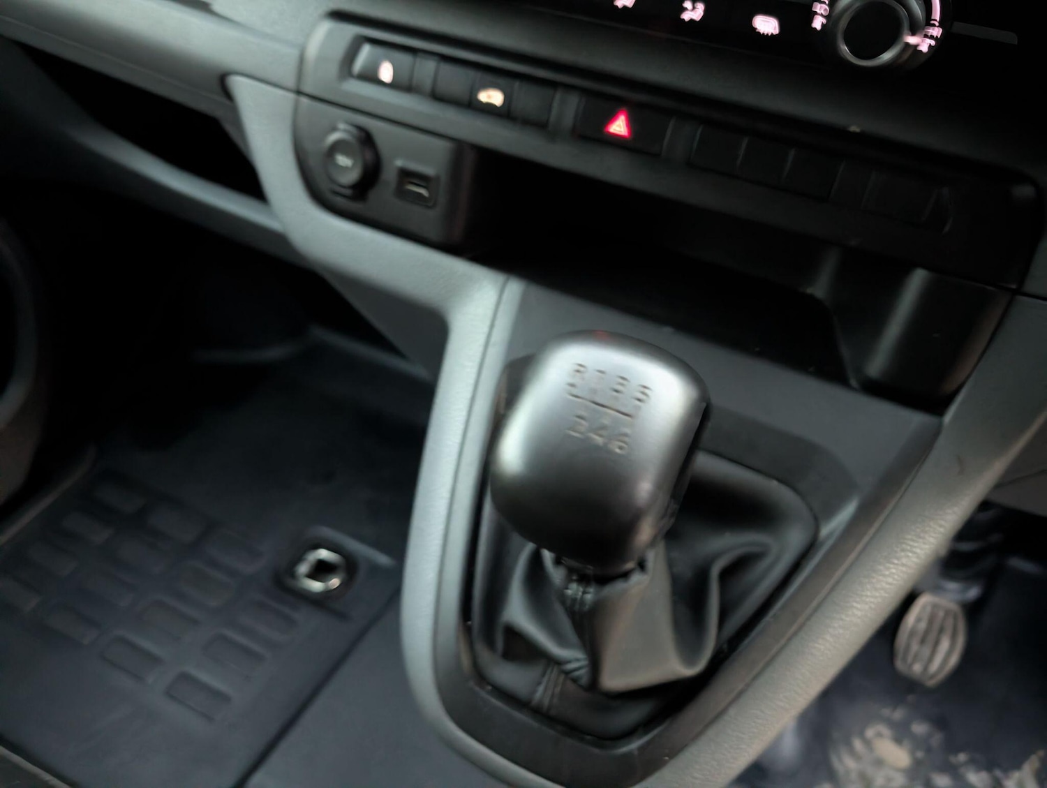 Used Peugeot Expert 2021 for sale - 76752915: Photo 32