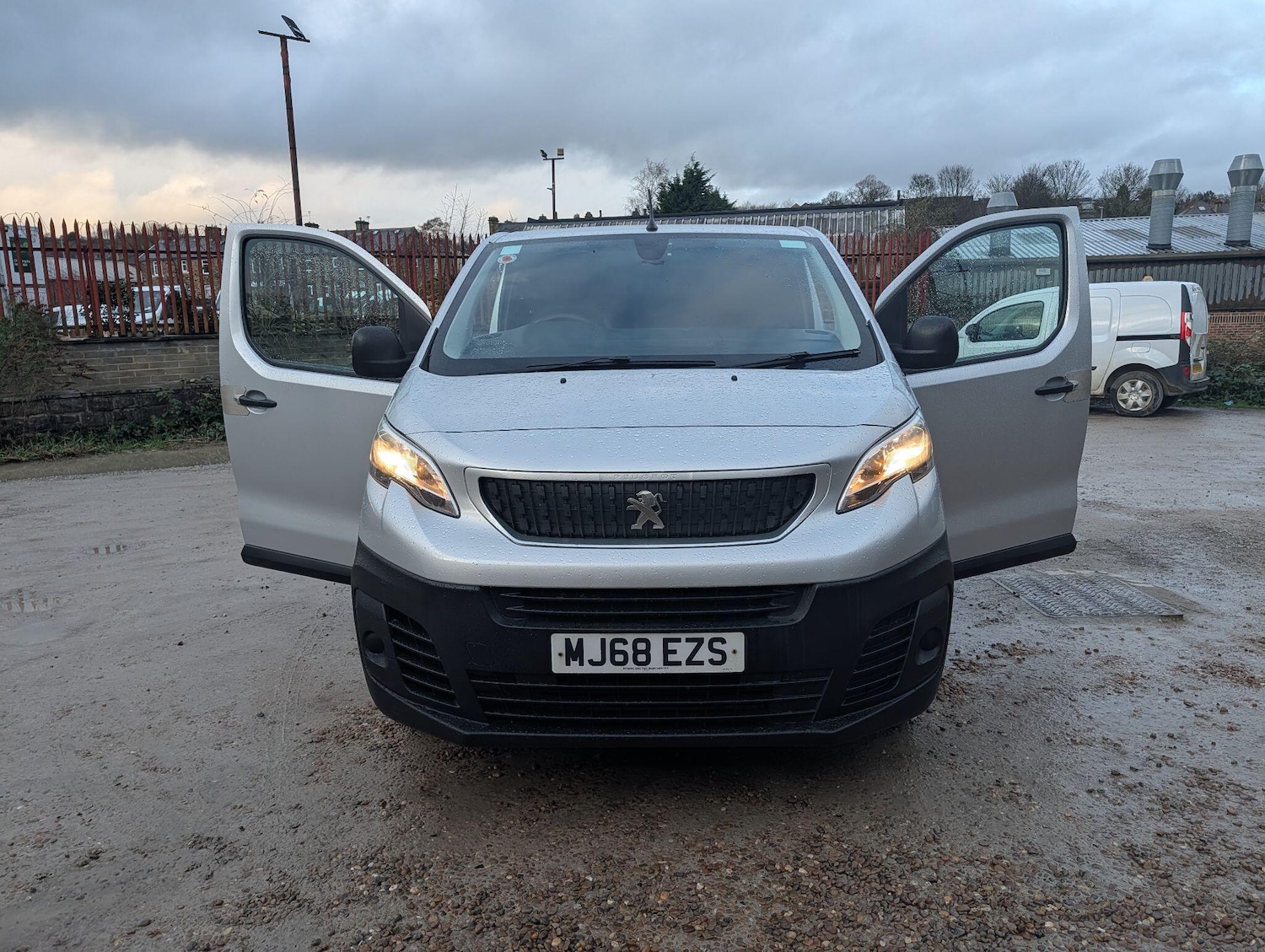 Used Peugeot Expert 2018 for sale - 77883060: Photo 17