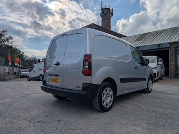 Used Peugeot Partner 2018 for sale - 76094136: Photo